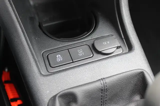 Volkswagen Up! view 28