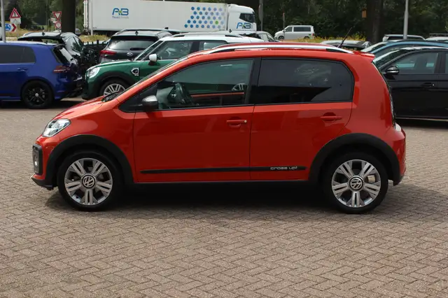 Volkswagen Up! view 7