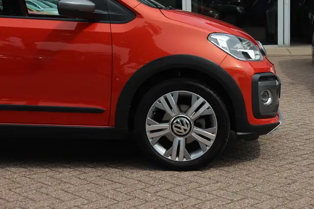 Volkswagen Up! view 14