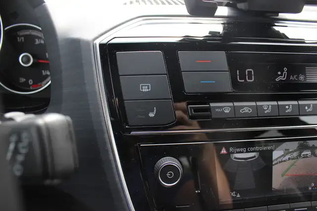 Volkswagen Up! view 22