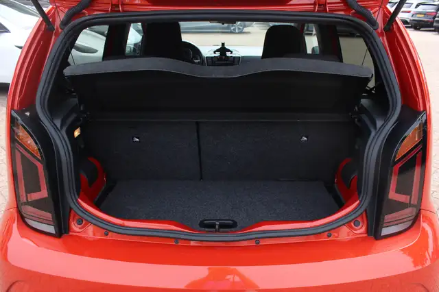 Volkswagen Up! view 16