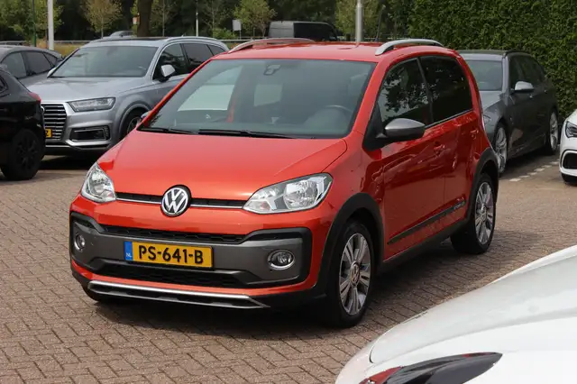 Volkswagen Up! view 6