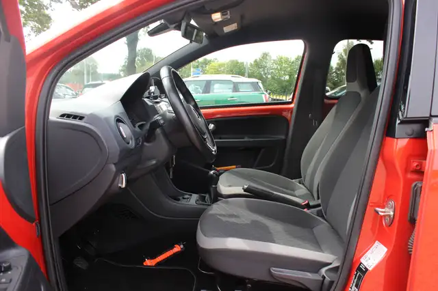 Volkswagen Up! view 10