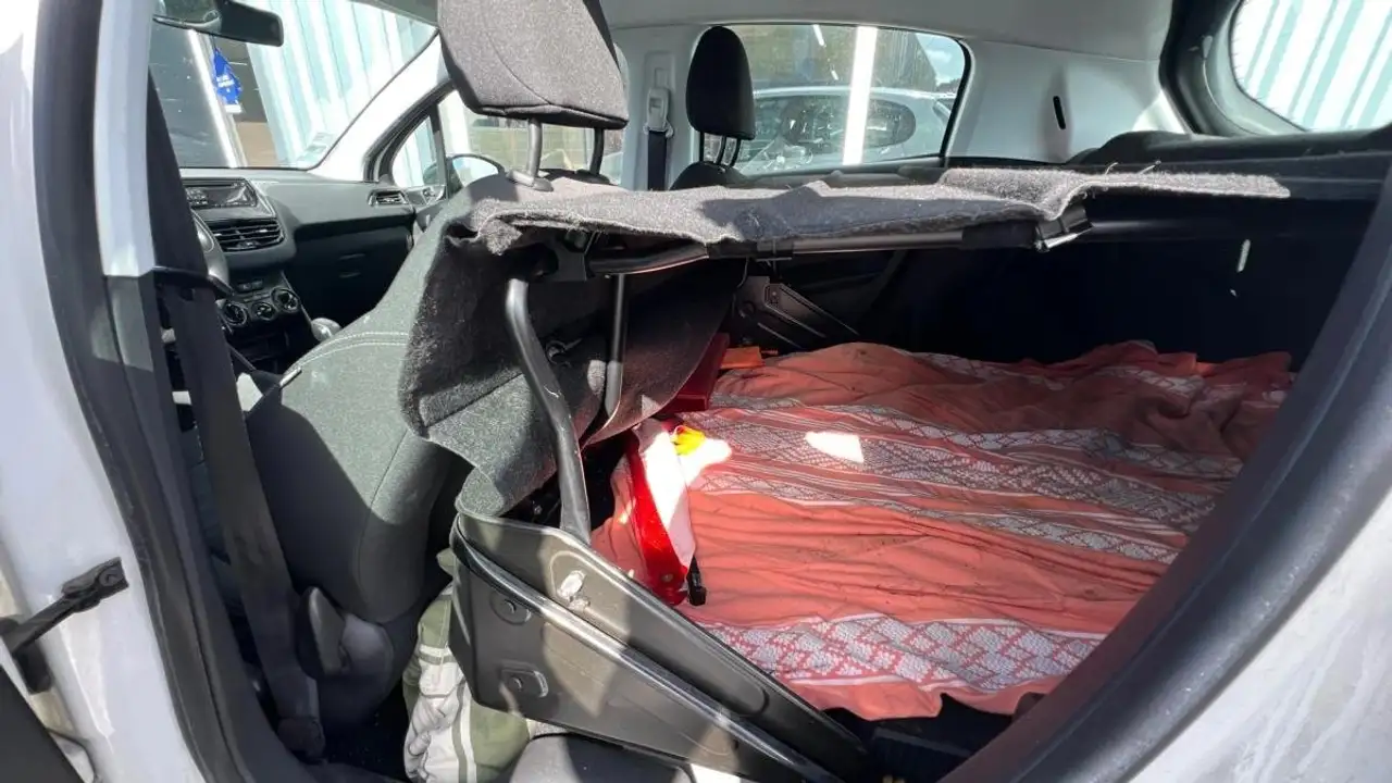 Peugeot 208 208 — photo 13