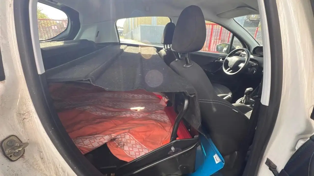 Peugeot 208 208 — photo 14