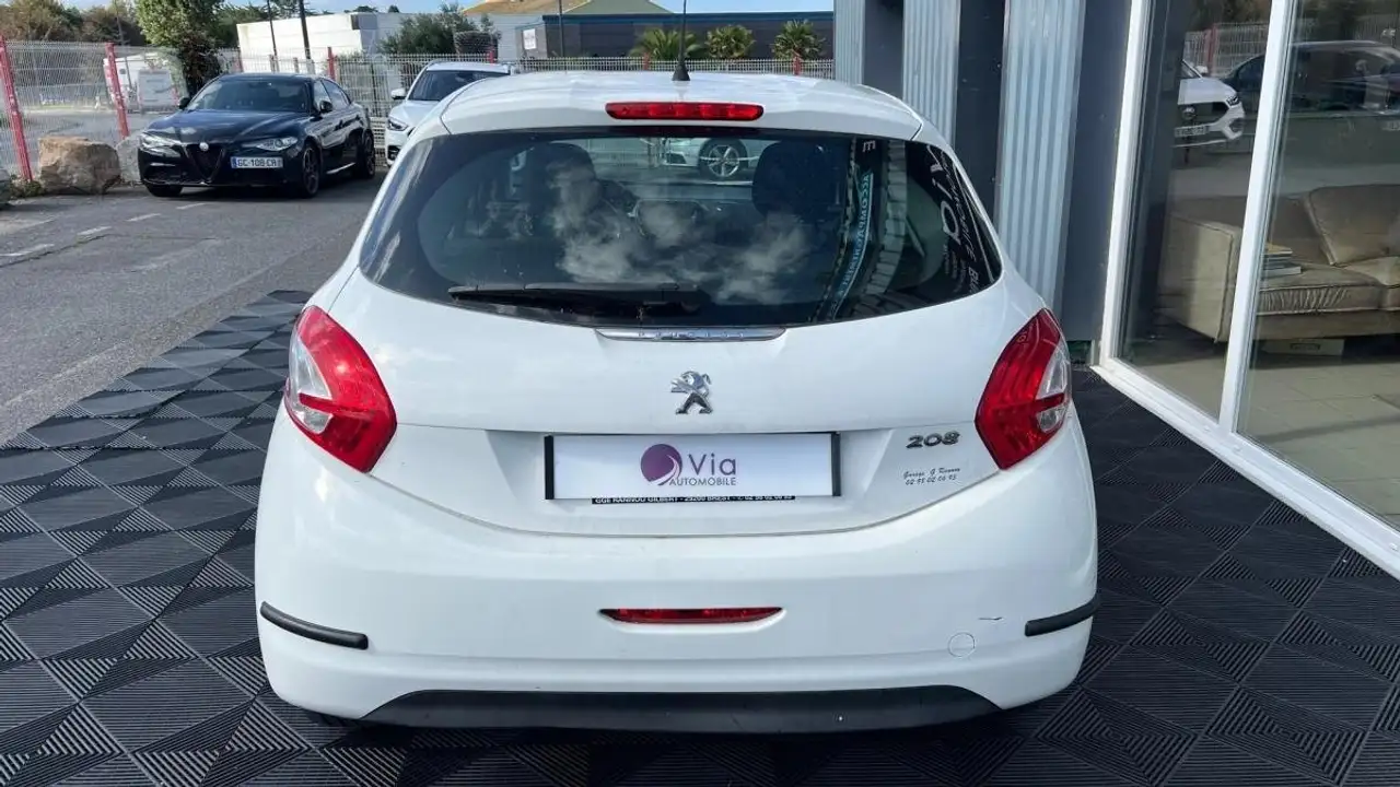 Peugeot 208 208 — photo 5