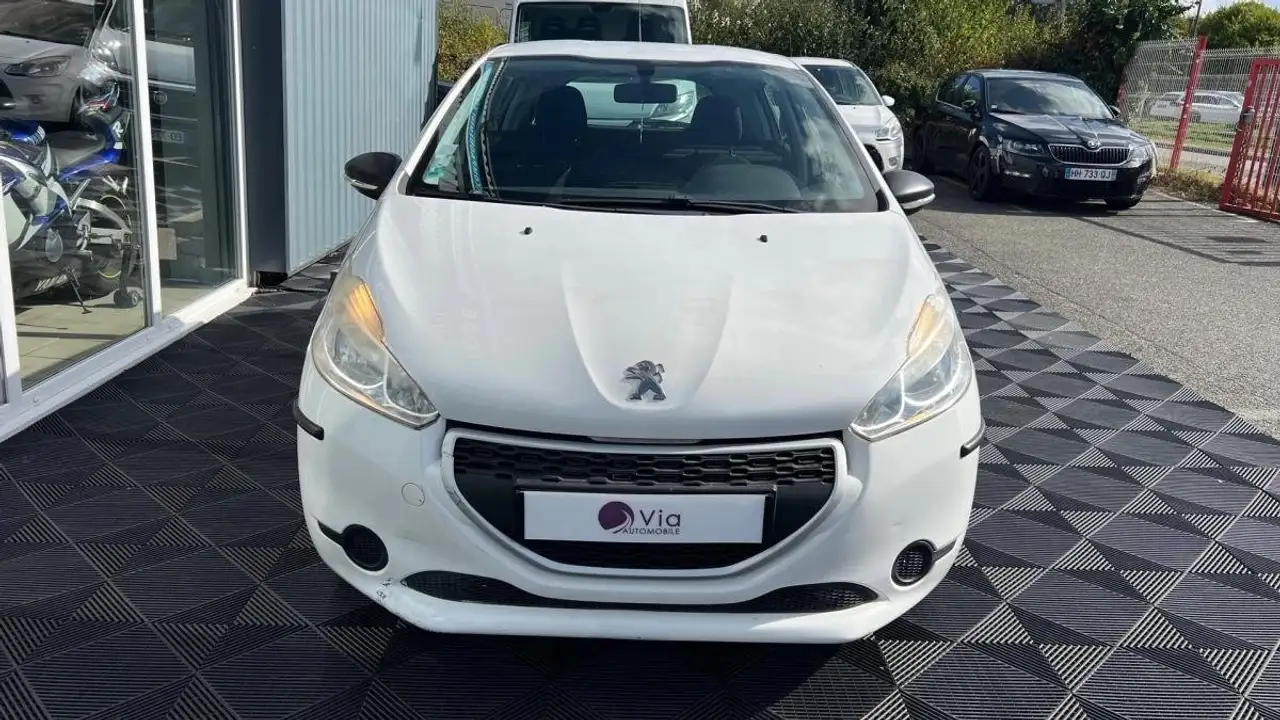 Peugeot 208 208 — photo 2