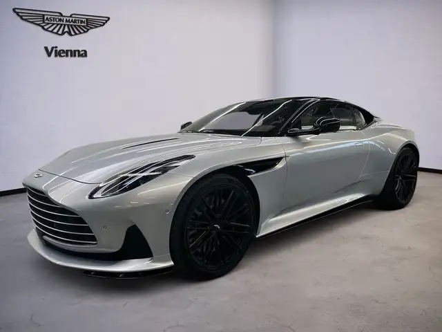 Aston Martin DB12 Coupé / Lightning Silver / 360 Camera