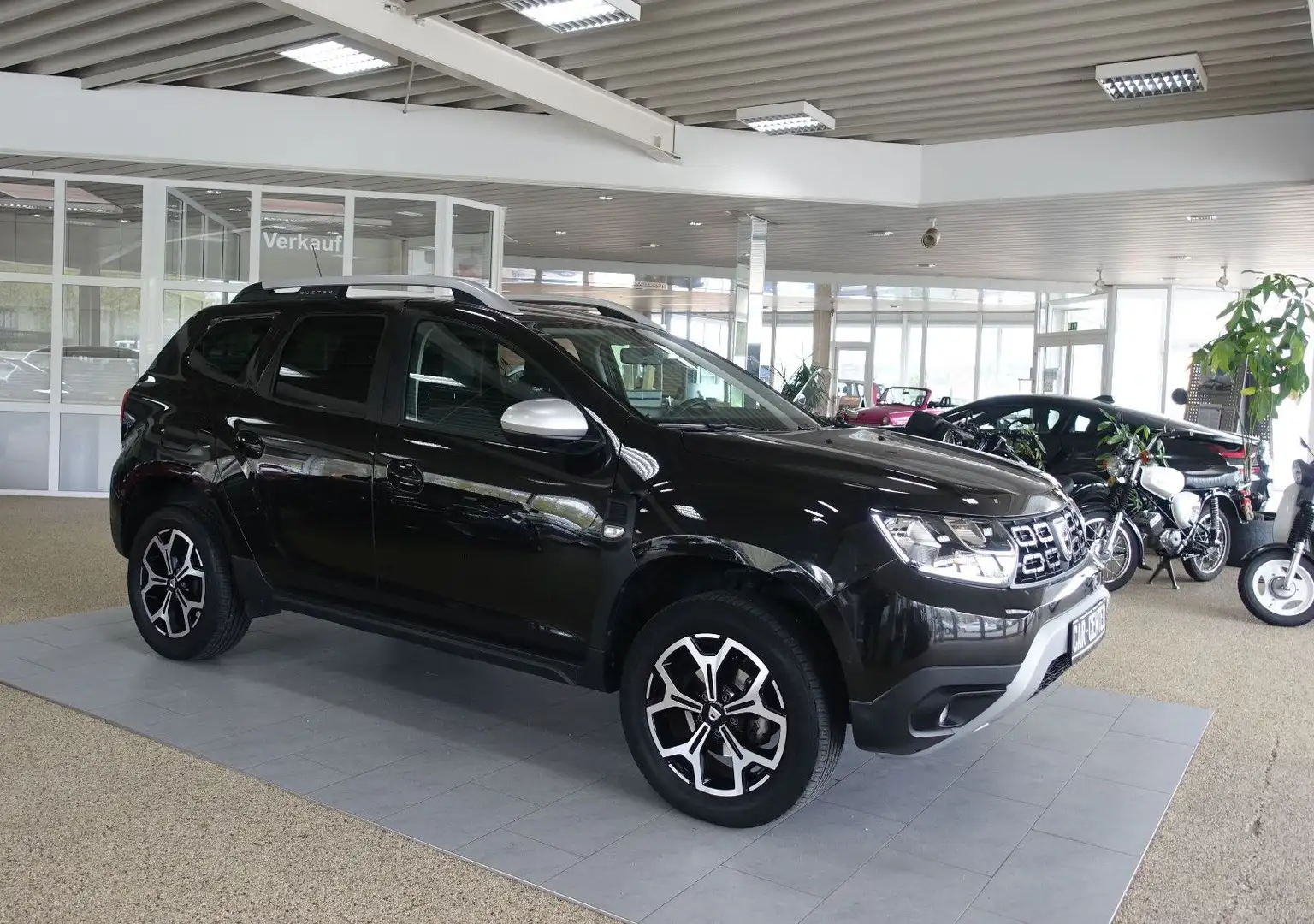 Dacia Duster II Prestige Plus; KLIMA SHZ NAV KAM AHK Schwarz - 1
