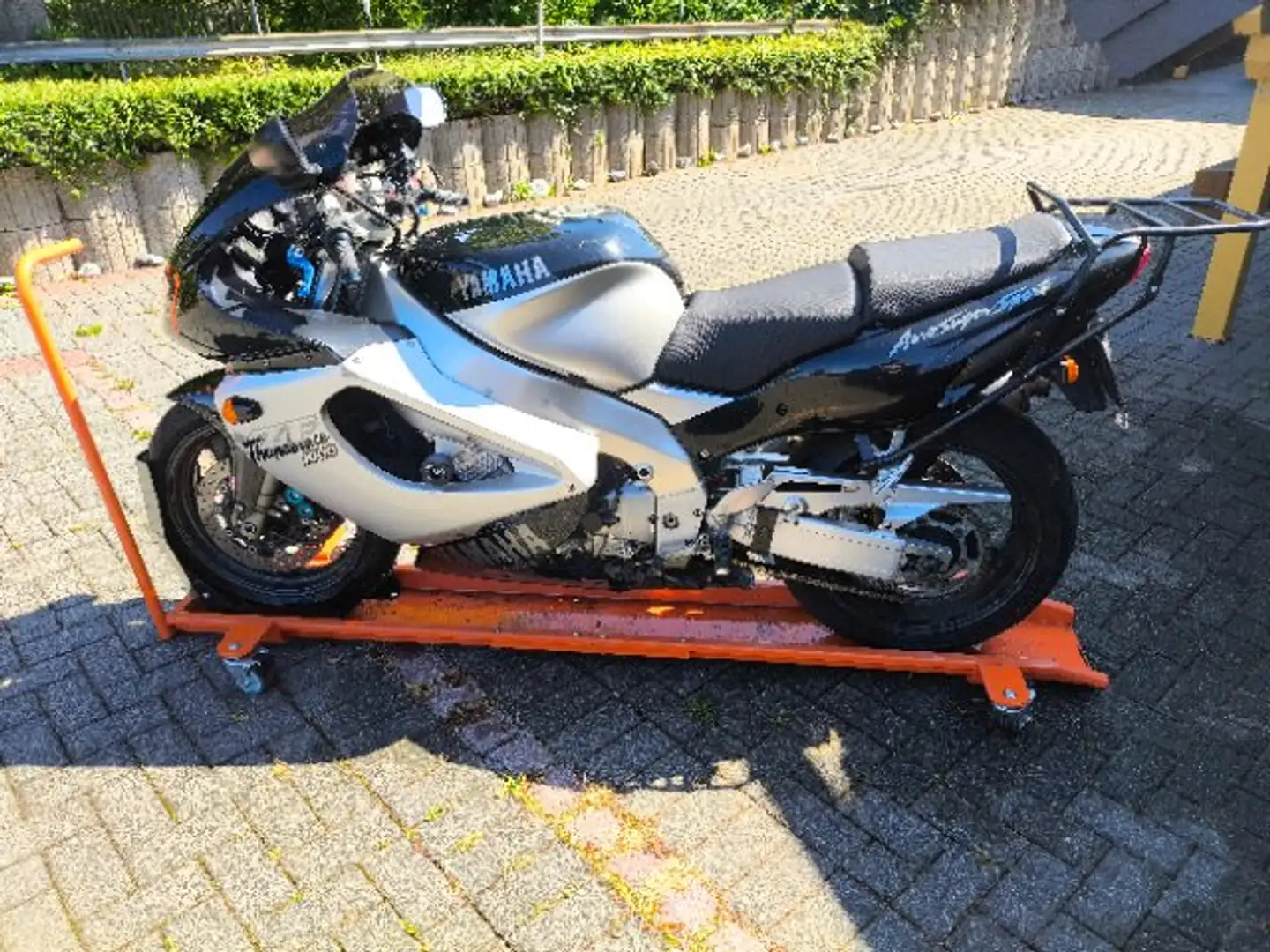 Yamaha YZF 1000 Thunderace - 2
