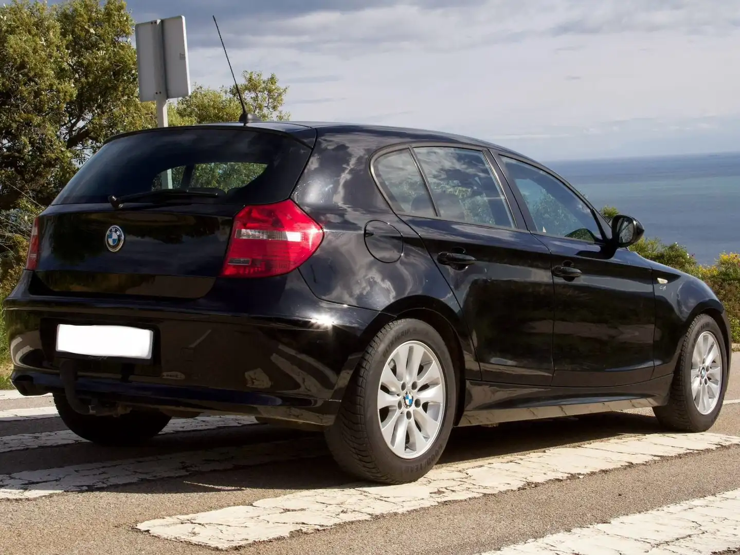 BMW 118 118d Negro - 1