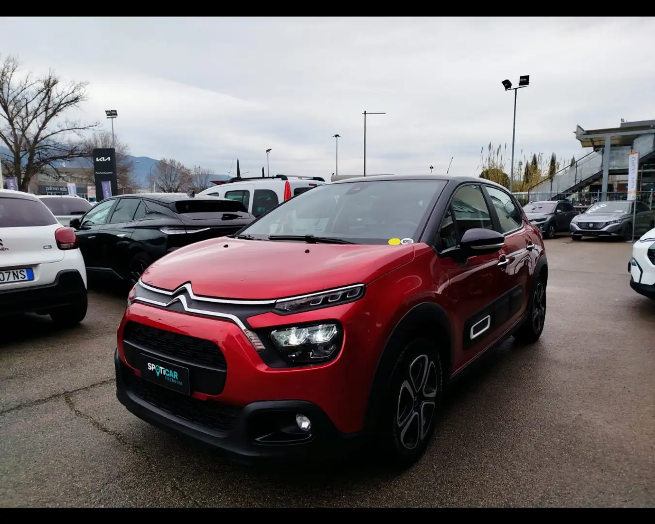 Citroen C3 1.2 PureTech Shine Rojo - 1