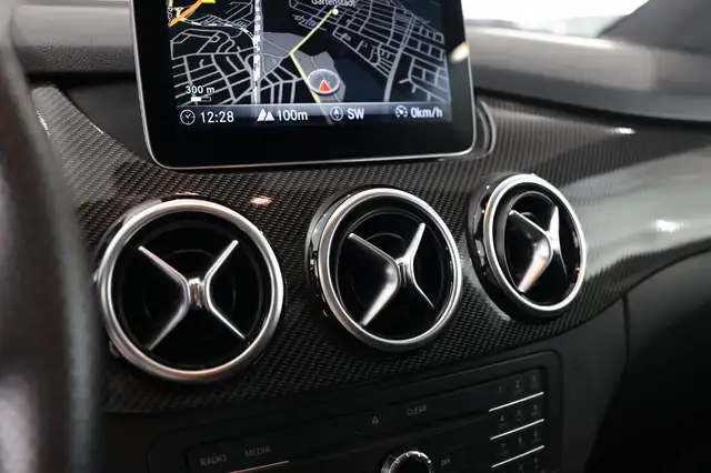Mercedes-Benz B-Class view 17