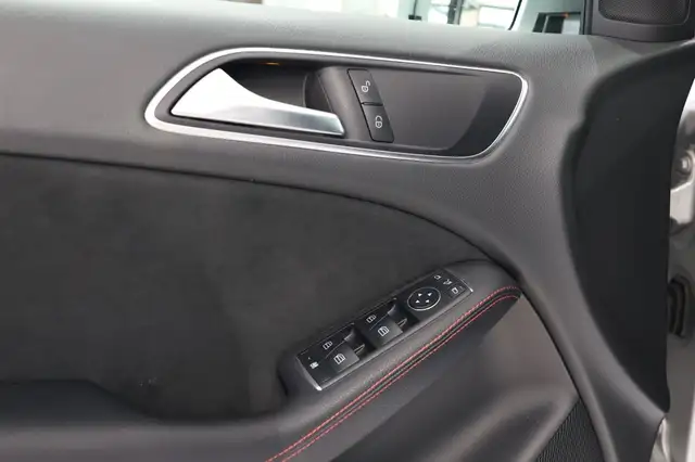 Mercedes-Benz B-Class view 8
