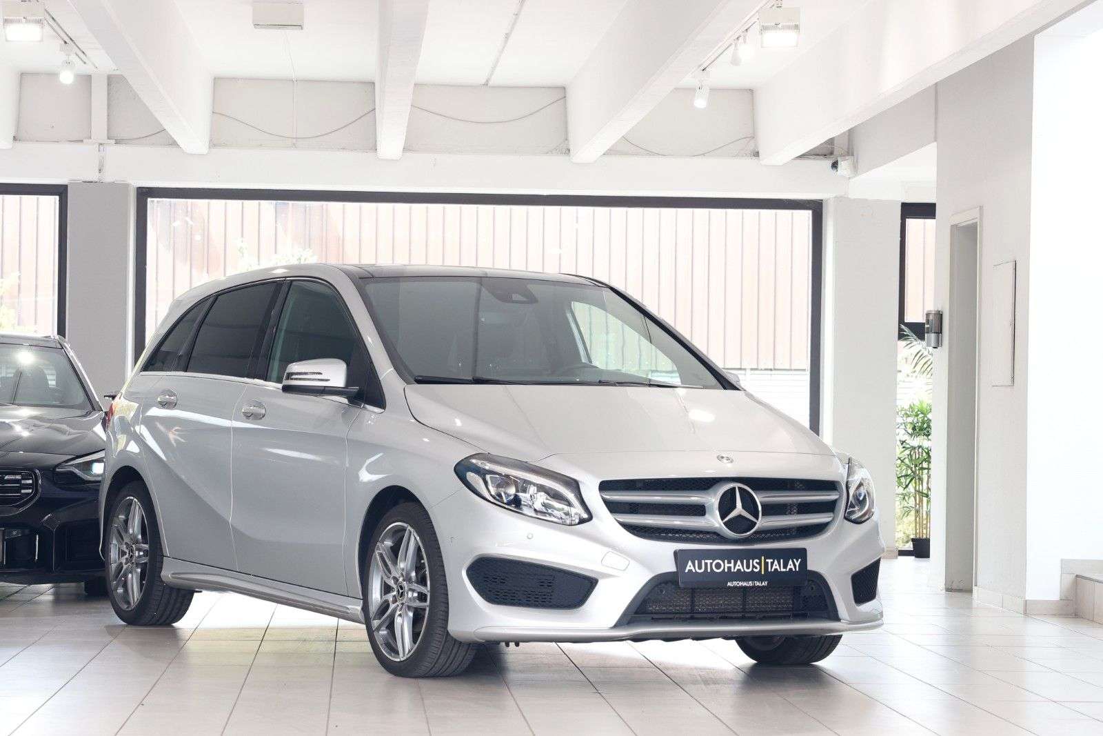 Mercedes-Benz B 200