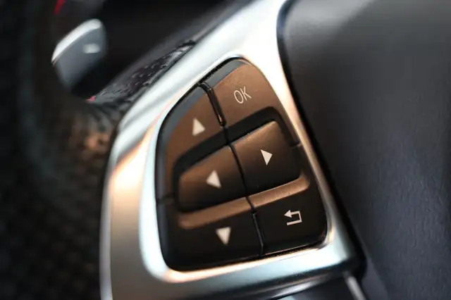 Mercedes-Benz B-Class view 13