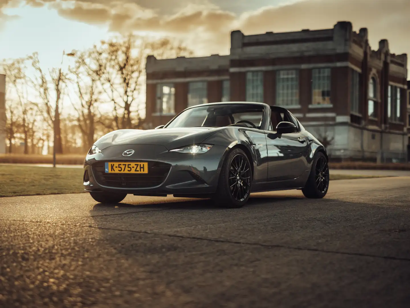 Mazda MX-5 RF 2.0 G-184 German Edition 100 Šedá - 1