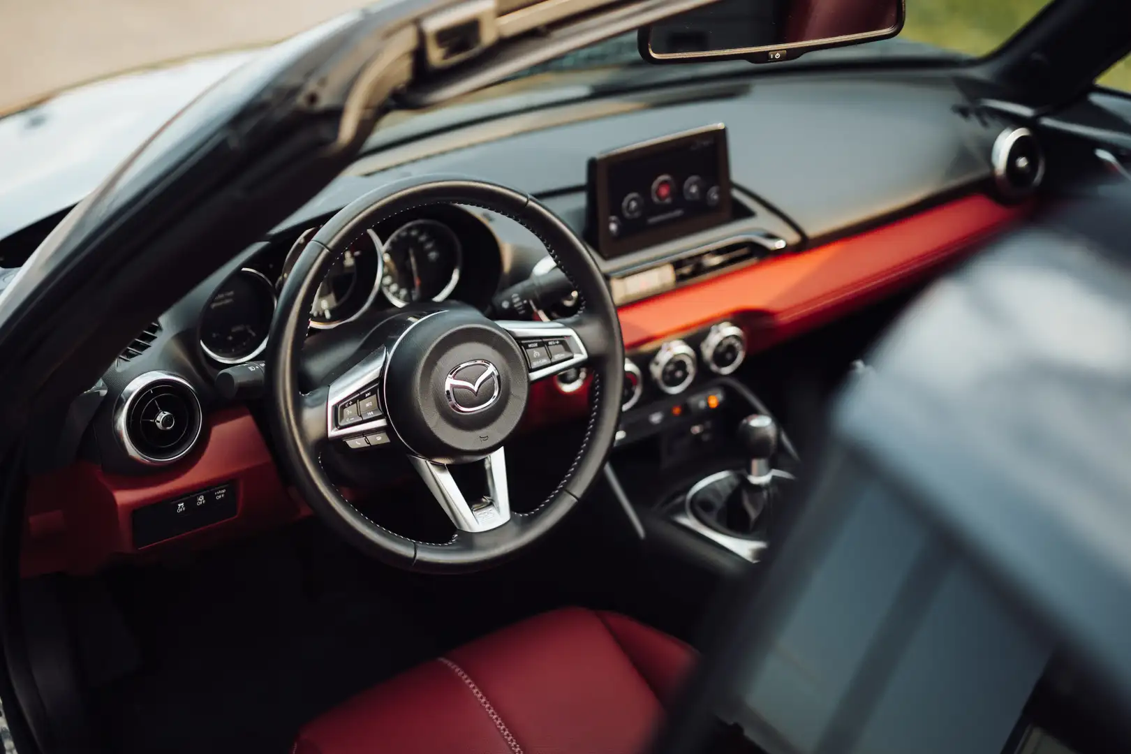 Mazda MX-5 RF 2.0 G-184 German Edition 100 Grijs - 2