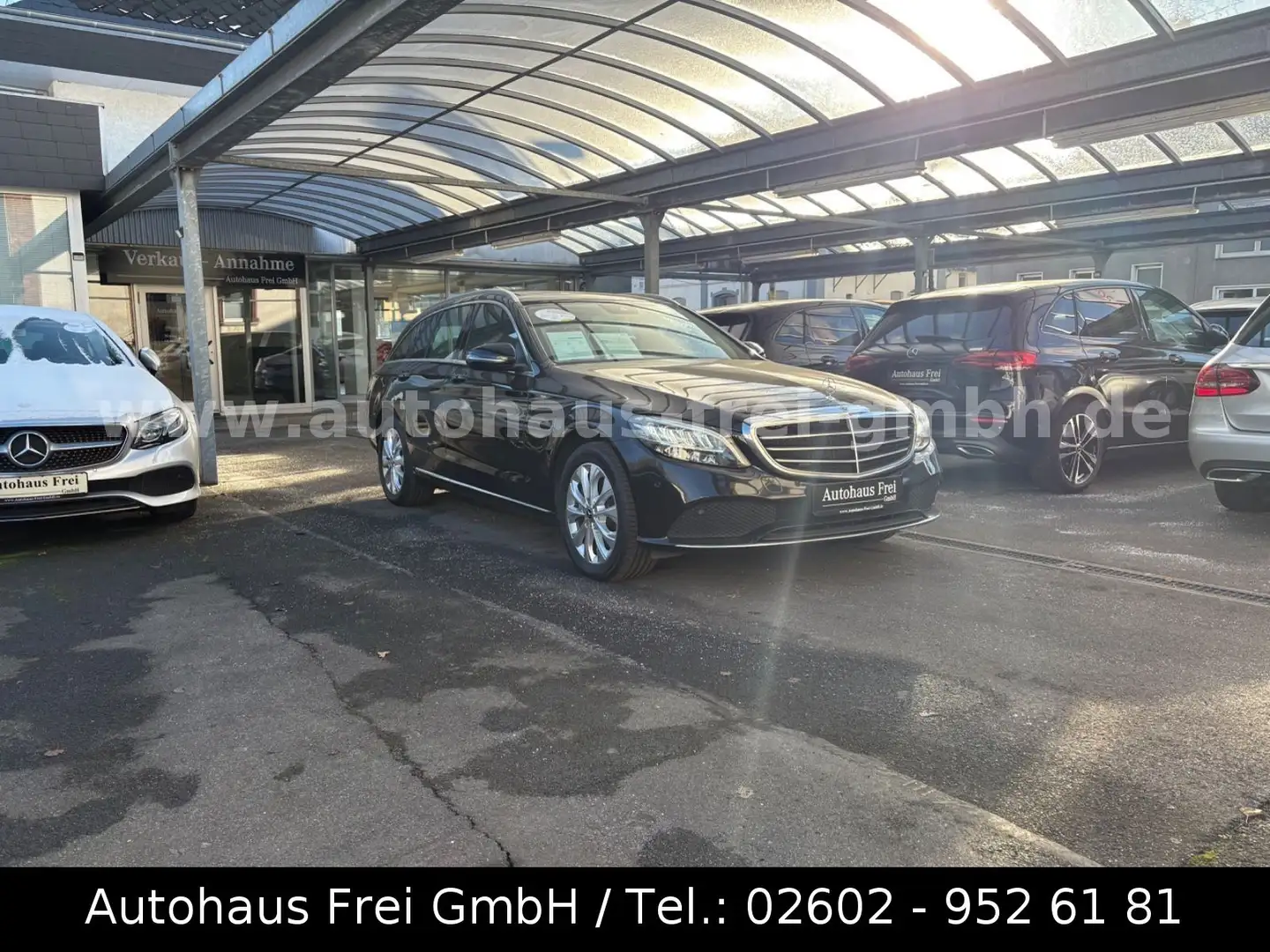 Mercedes-Benz C 300 d 4Matic T-M EXCLUSIVE*LED*PANO*8FB*KAMERA Negru - 2
