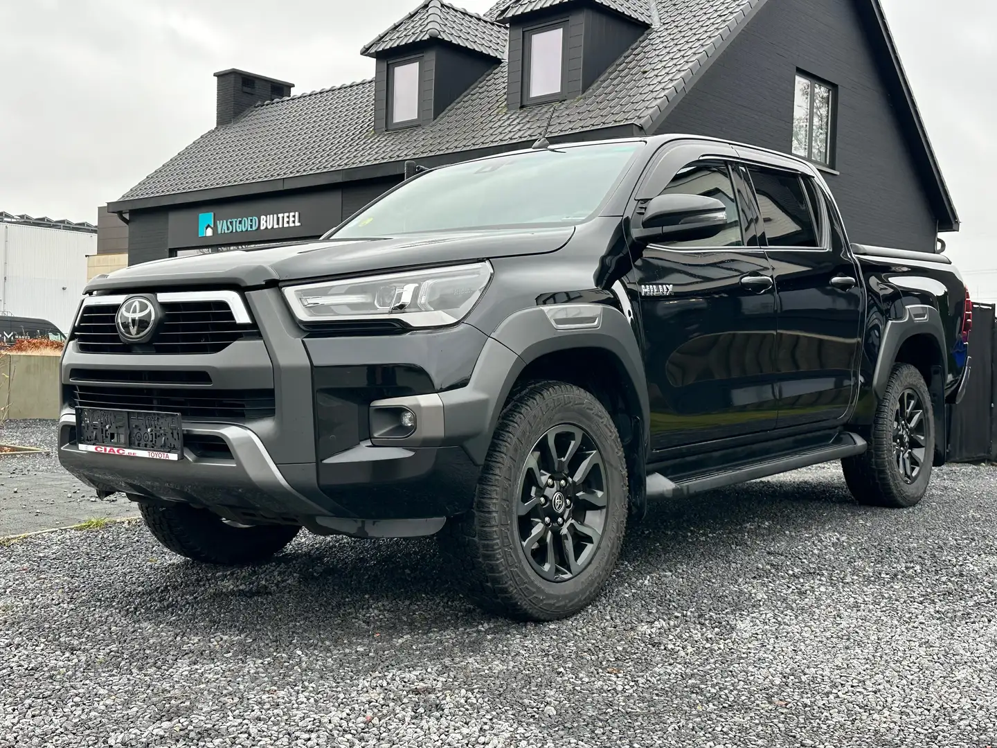 Toyota Hilux 4x4 Double Cab Autm. Invincible *btw aftrekbaar* - 2