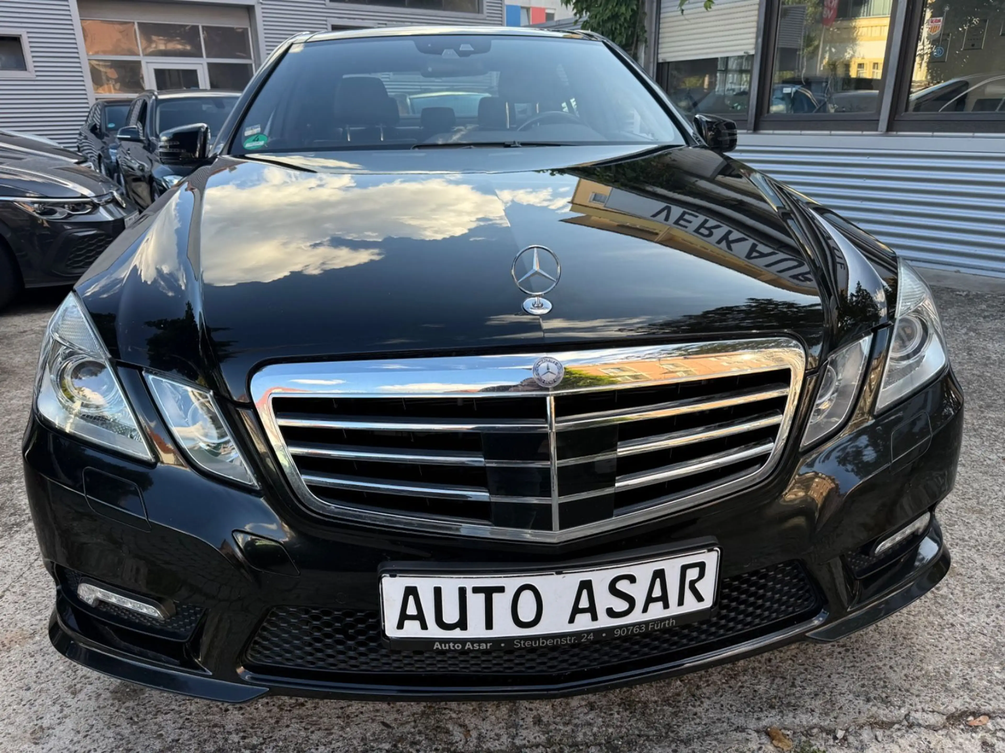 Mercedes-Benz E 50 AMG 0 4Matic Limousine AMG SPORT PAKET/PANORAMA — photo 2