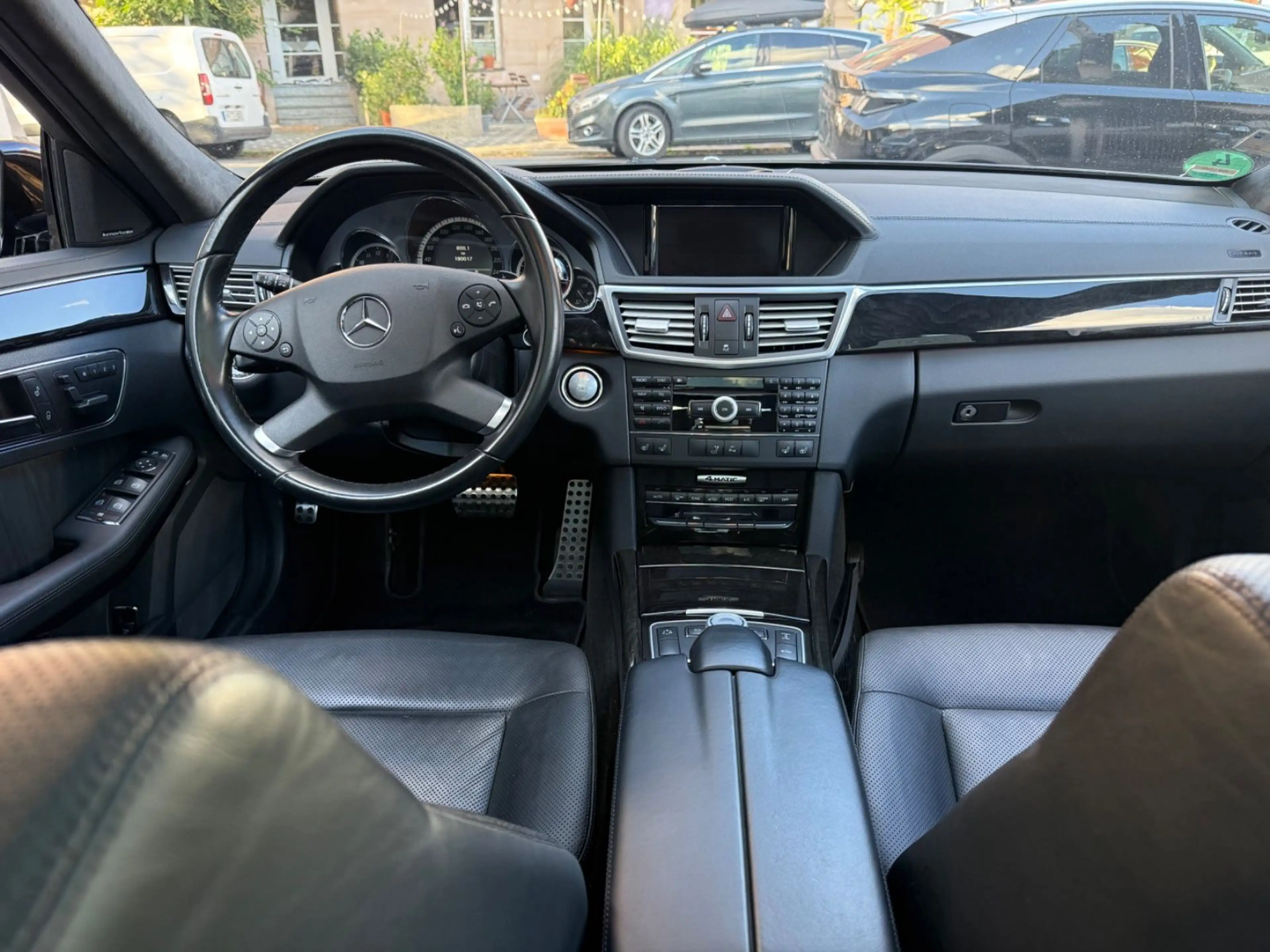 Mercedes-Benz E 50 AMG 0 4Matic Limousine AMG SPORT PAKET/PANORAMA — photo 12