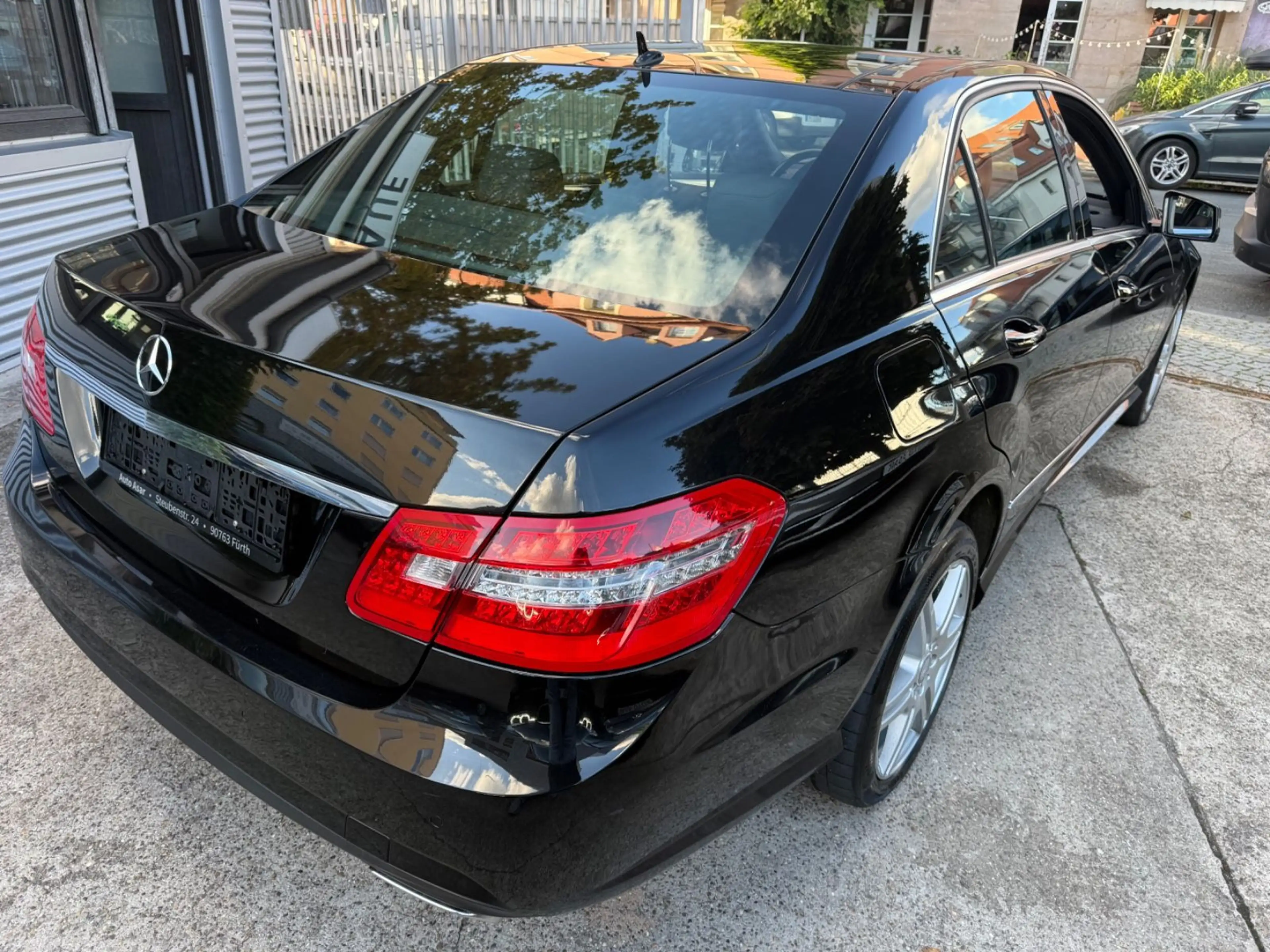 Mercedes-Benz E 50 AMG 0 4Matic Limousine AMG SPORT PAKET/PANORAMA — photo 5
