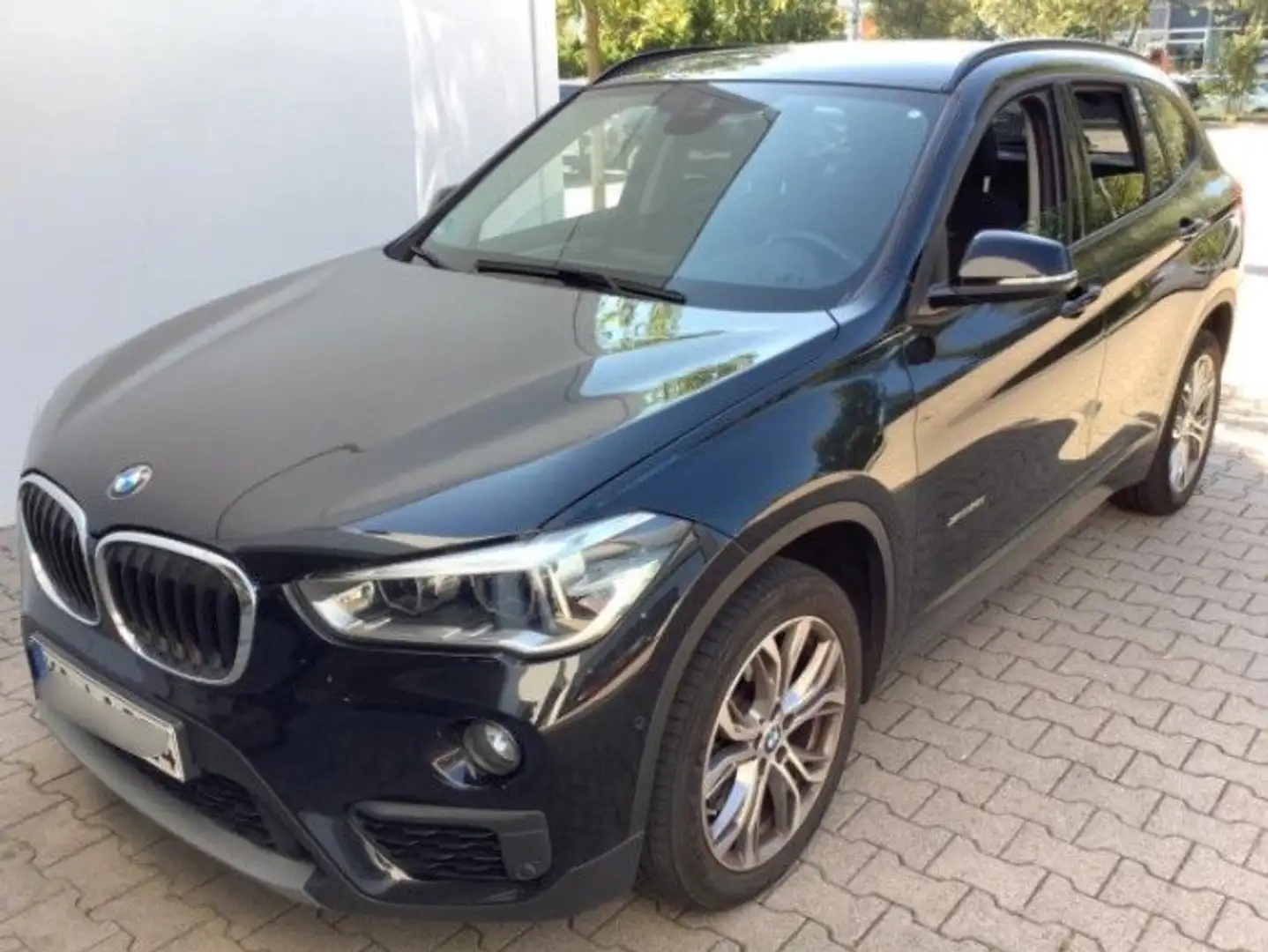 BMW X1 xDrive 20 i Advantage Navi*Kamera*1.Hand Noir - 1