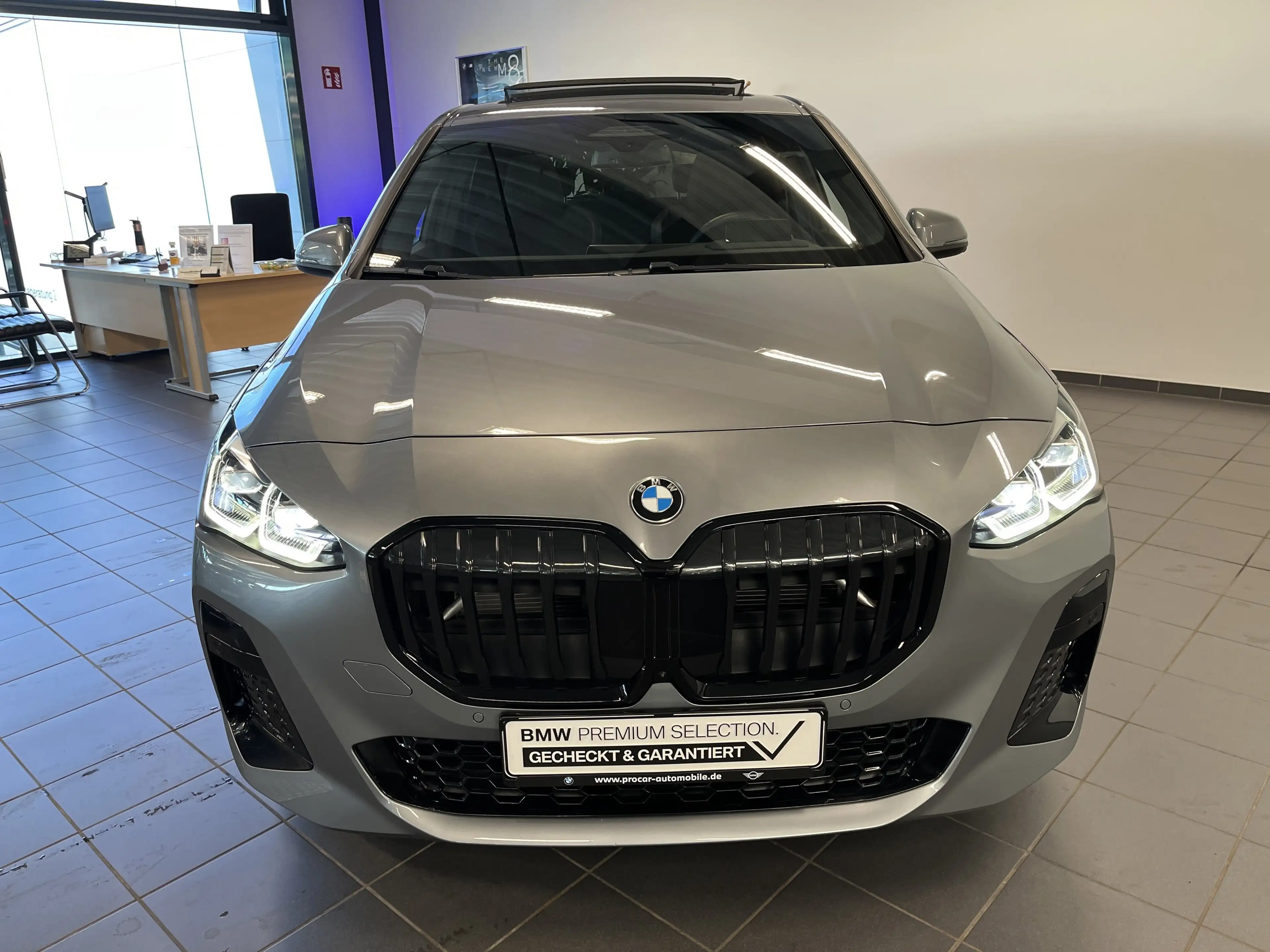 BMW 223 i — photo 7