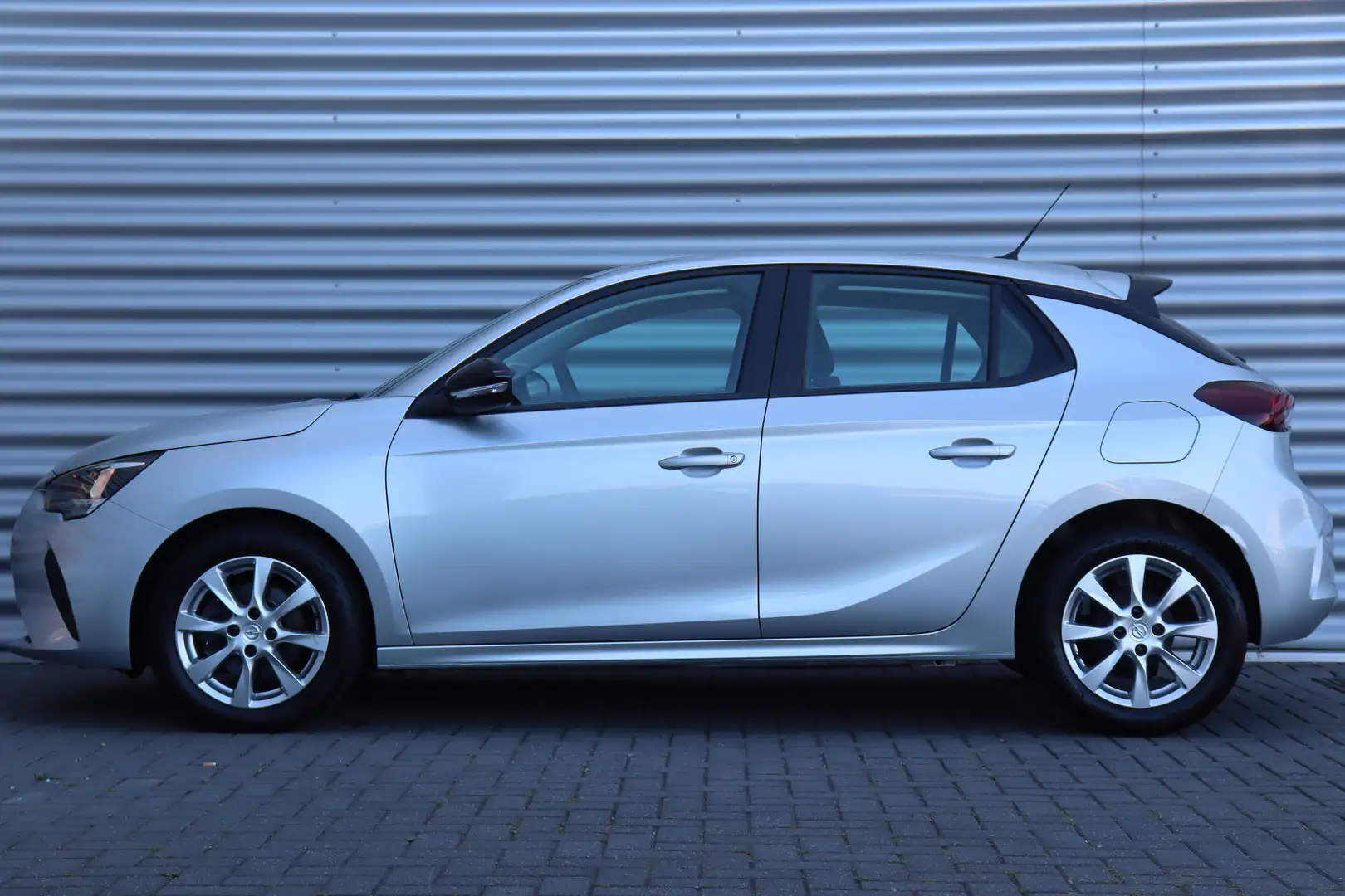 Opel Corsa 1.2 TURBO 100PK 5-DRS EDITION+ / NAVI / AIRCO / LE Grijs - 2