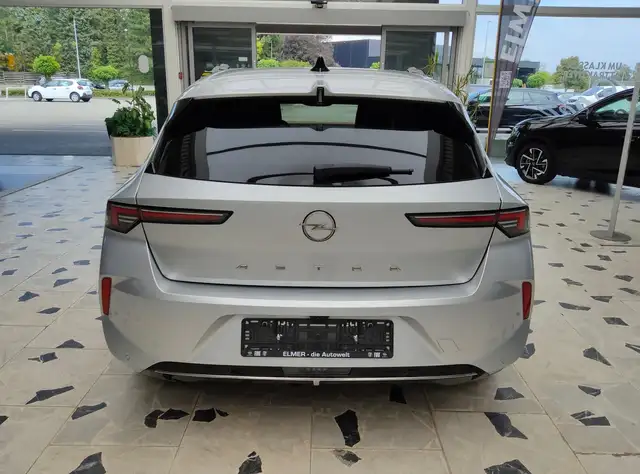 Opel Astra view 7