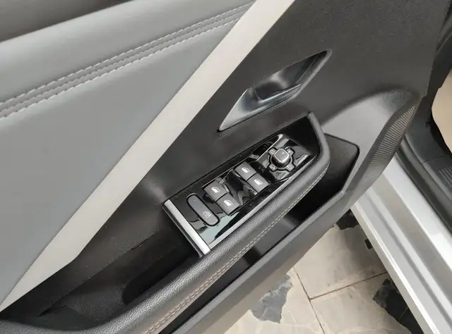 Opel Astra view 10