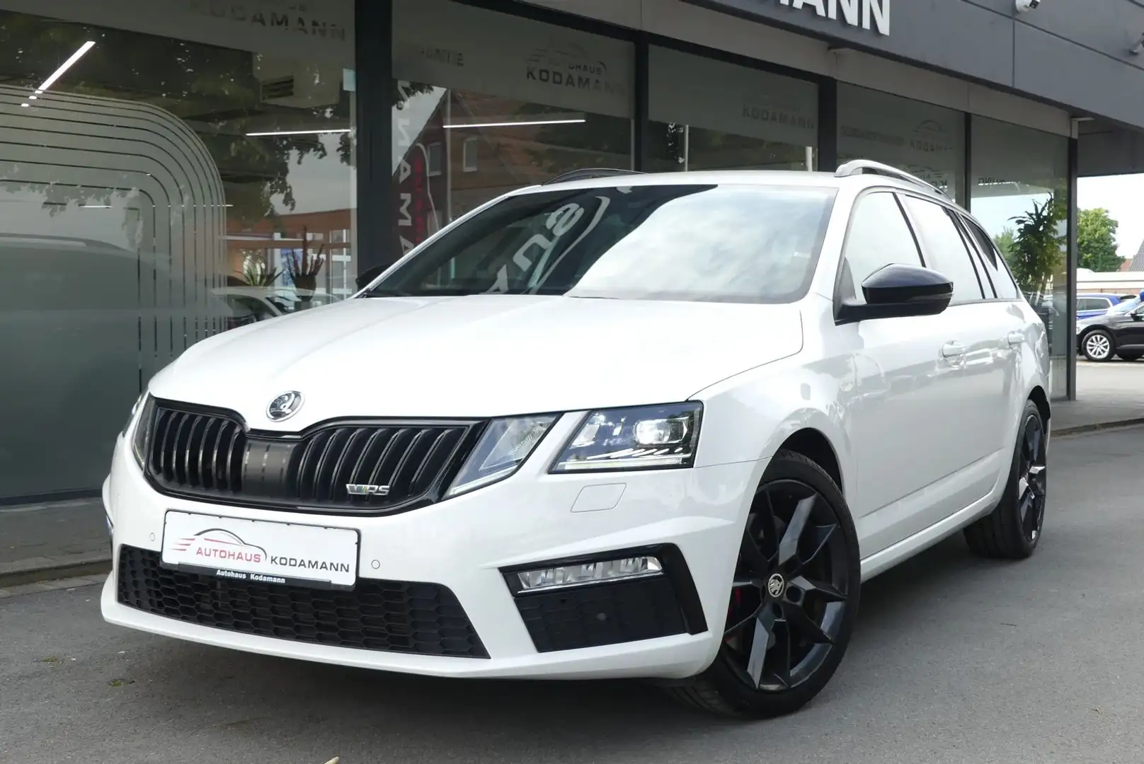 Skoda Octavia RS Challenge*AppleCar*LED*SHZ*Tempom*18" Biały - 2