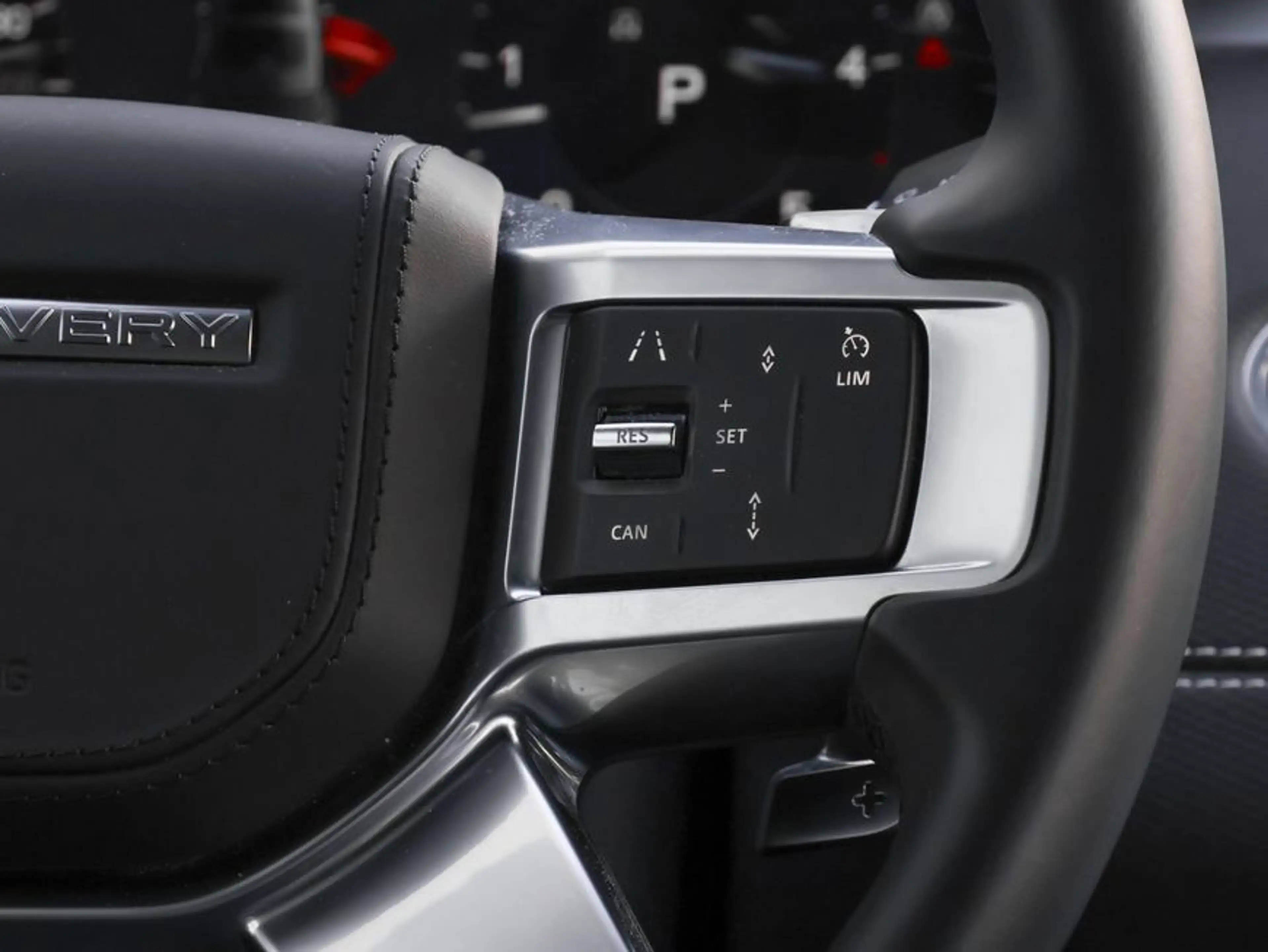 Land Rover Discovery D300 Dynamic HSE — photo 13