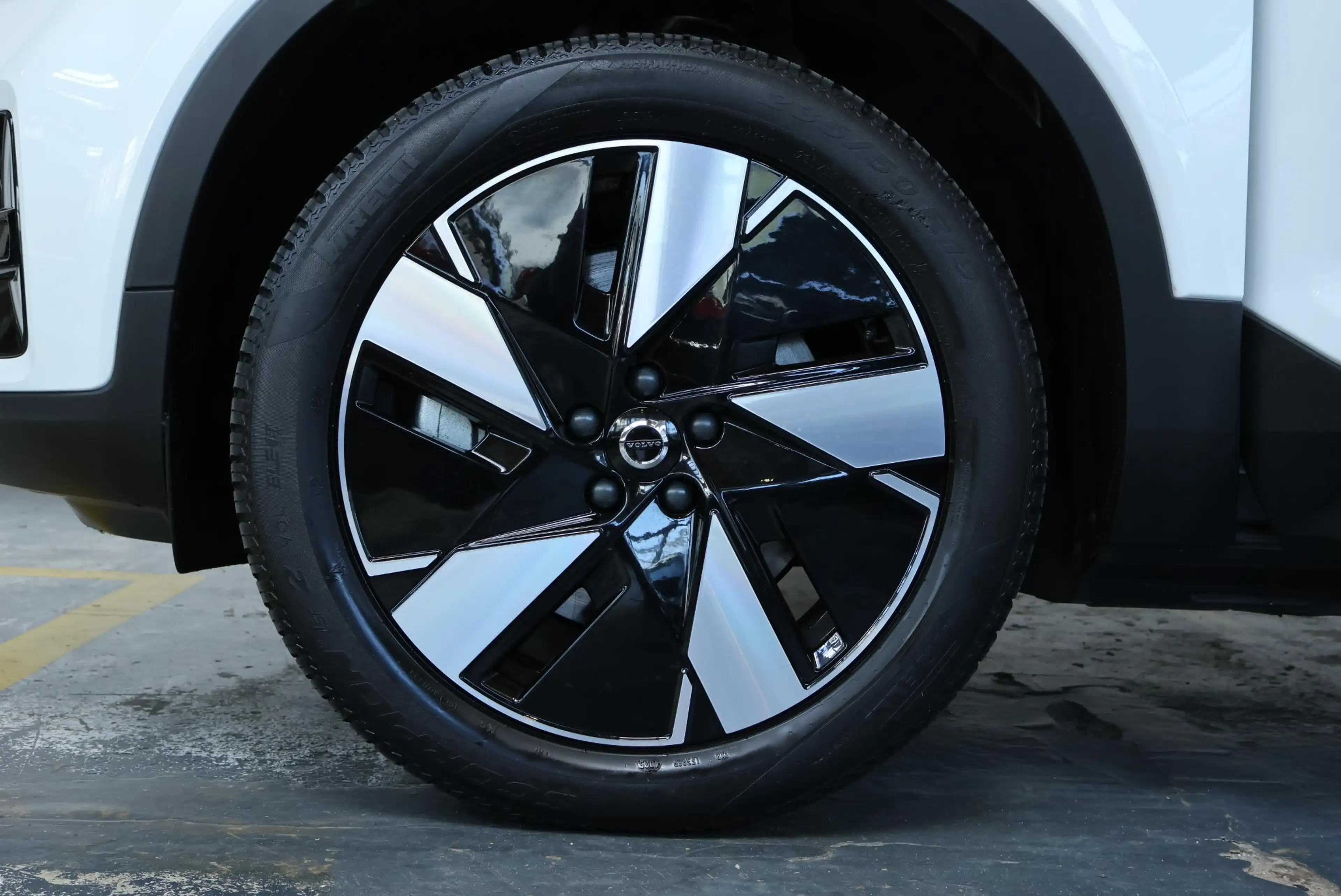 Volvo EX40 Single Motor Extended Range Plus 82 kWh | Semi-Ele — photo 8