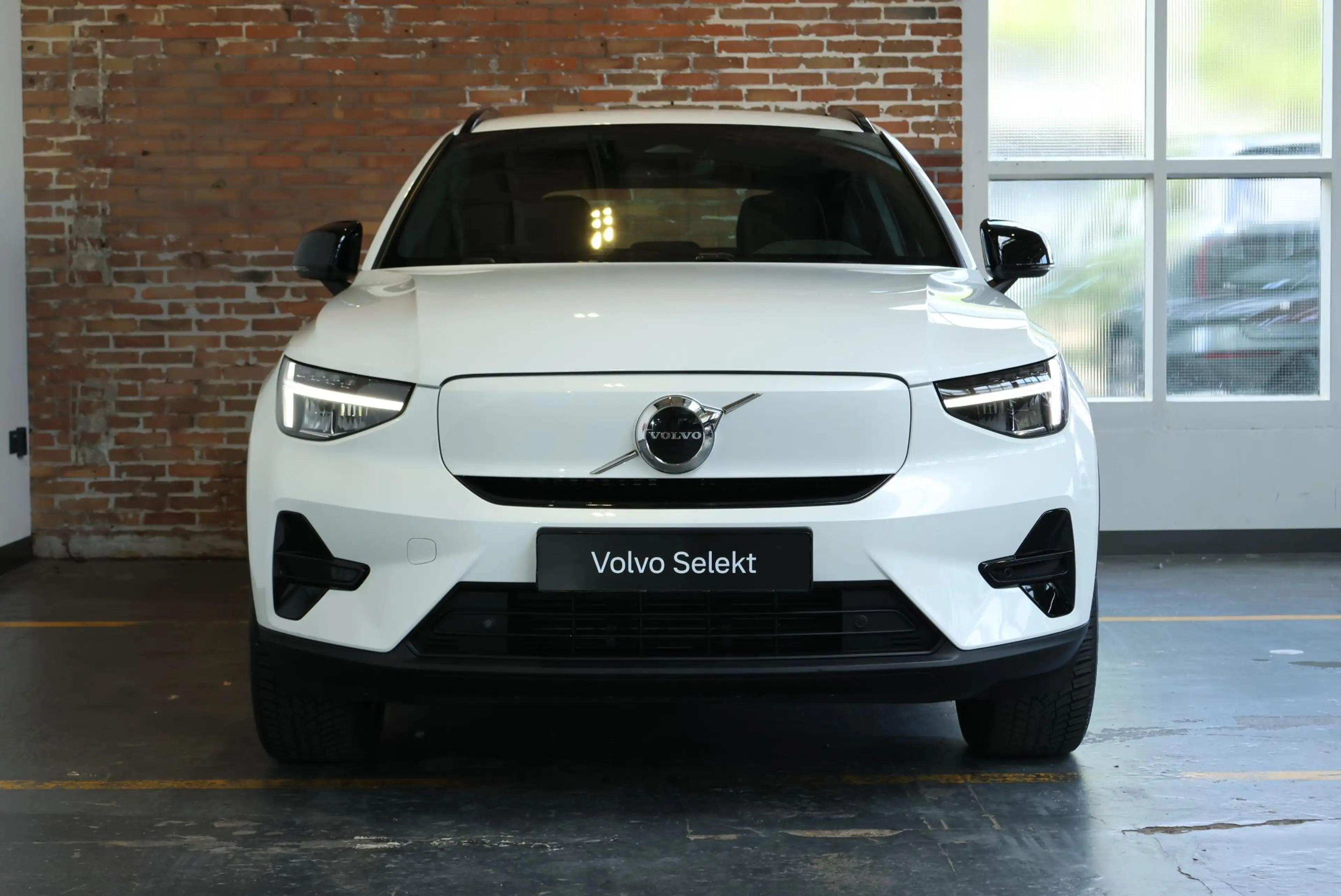 Volvo EX40 Single Motor Extended Range Plus 82 kWh | Semi-Ele — photo 4