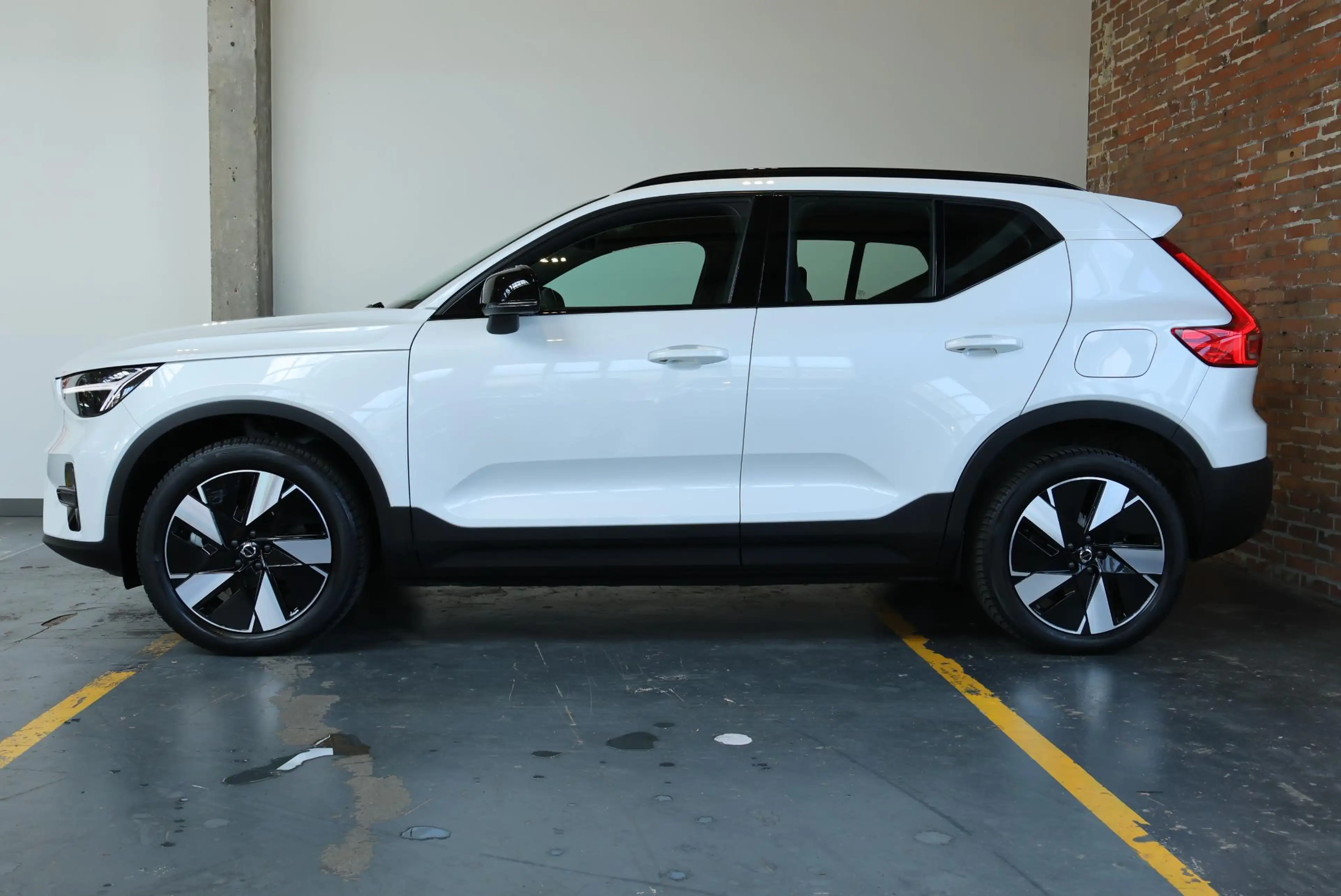Volvo EX40 Single Motor Extended Range Plus 82 kWh | Semi-Ele — photo 6