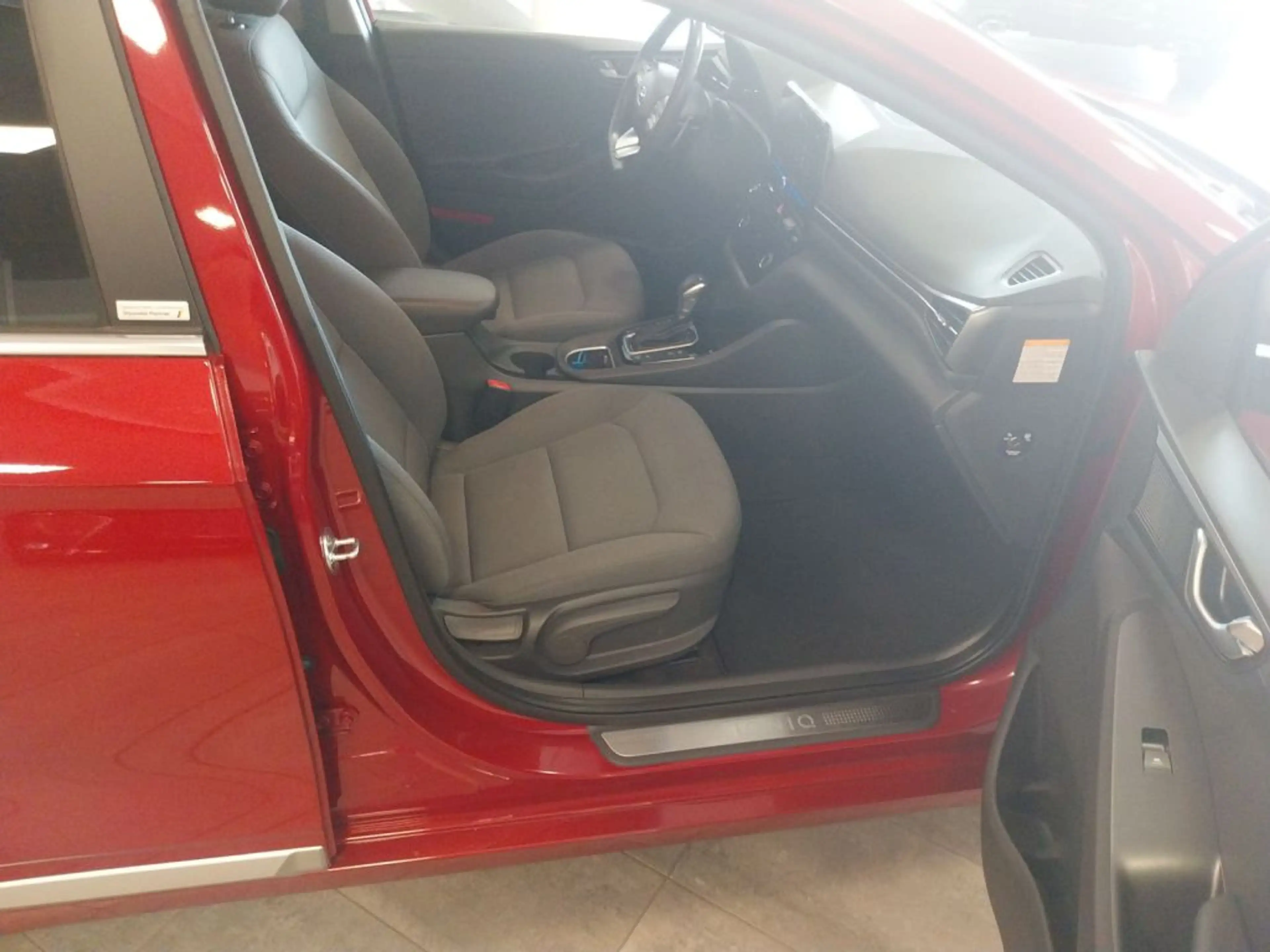 Hyundai IONIQ Plug-in-Hybrid 1.6 GDI Style — photo 9