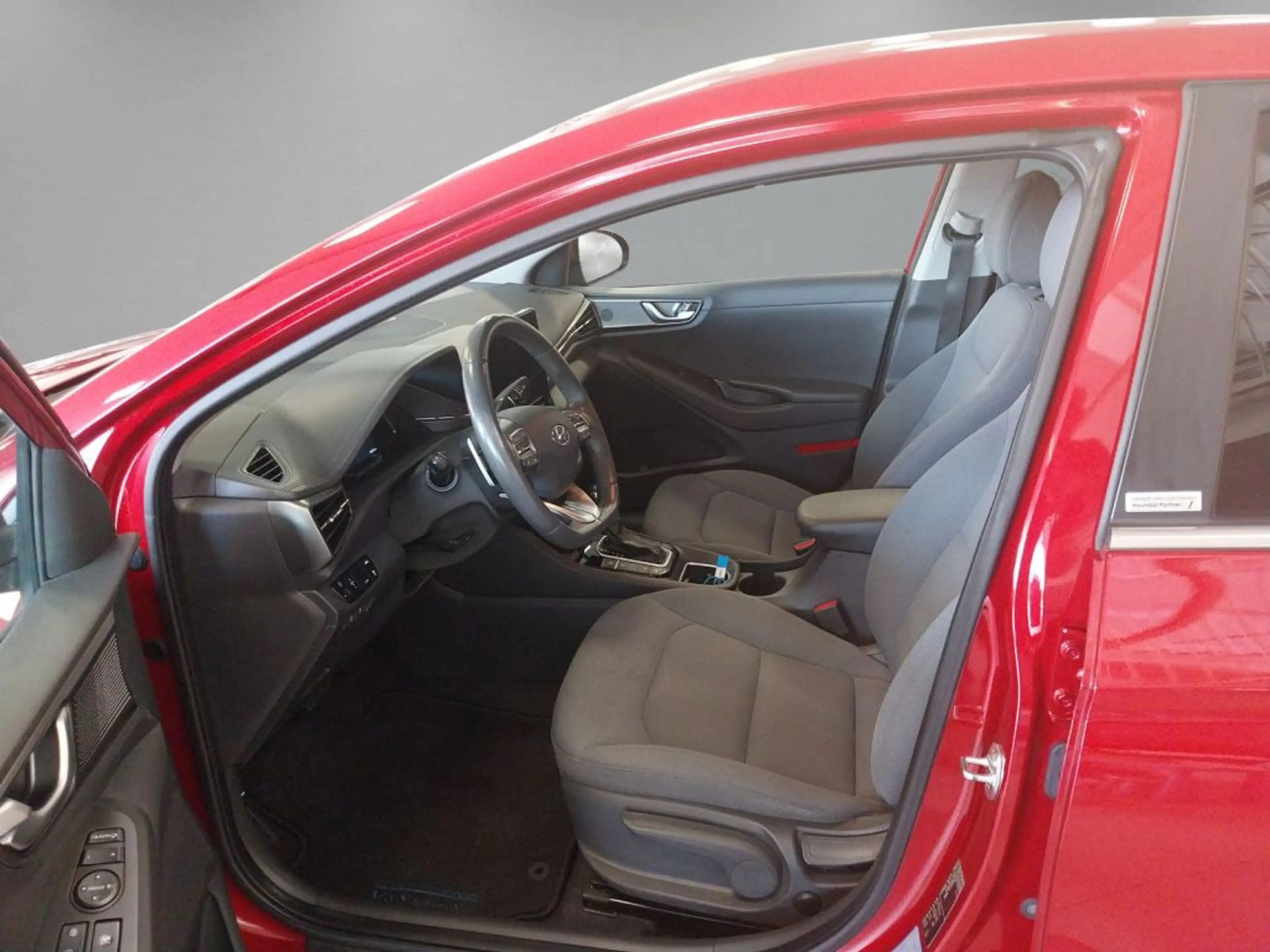 Hyundai IONIQ Plug-in-Hybrid 1.6 GDI Style — photo 5
