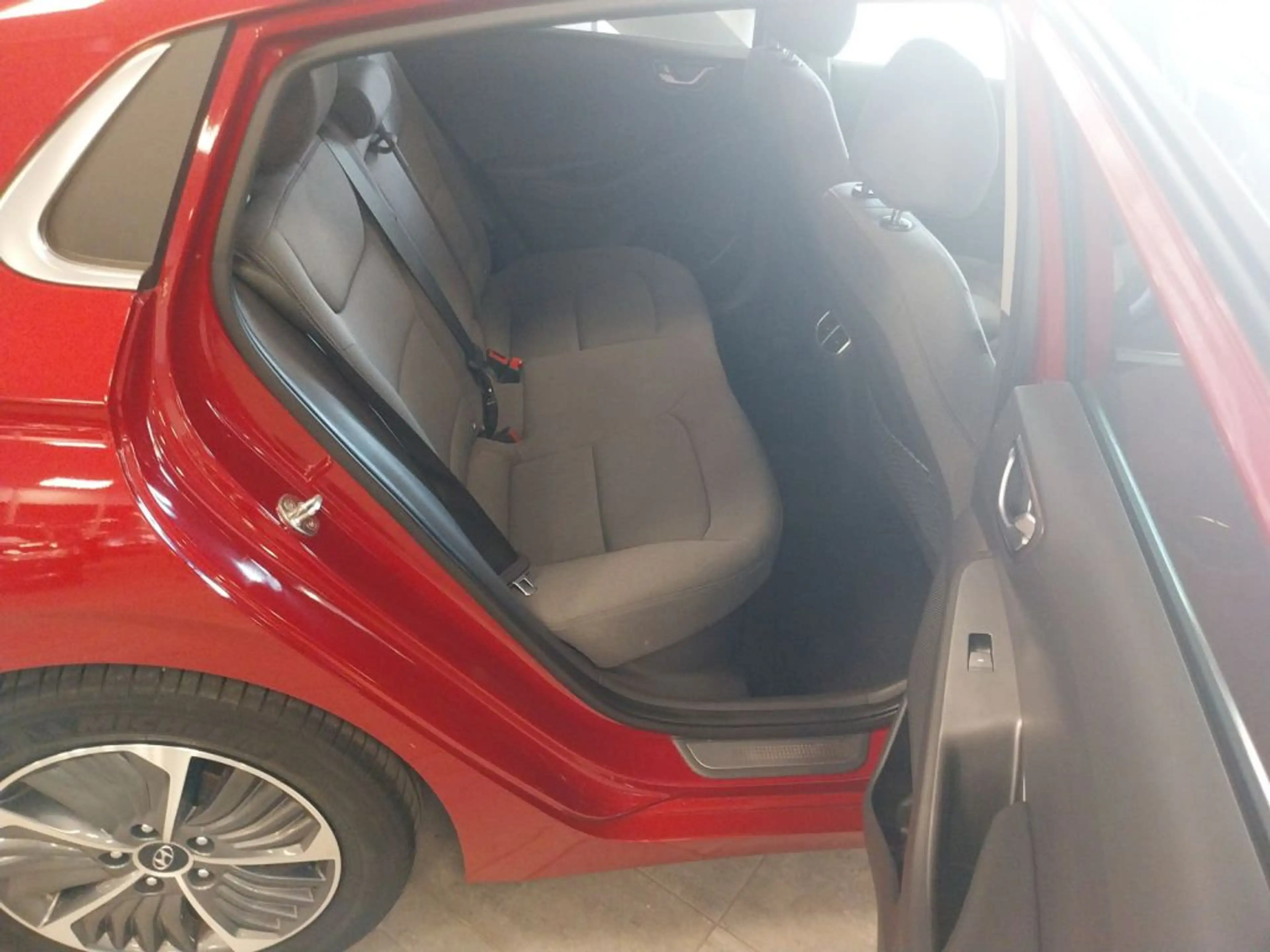 Hyundai IONIQ Plug-in-Hybrid 1.6 GDI Style — photo 8
