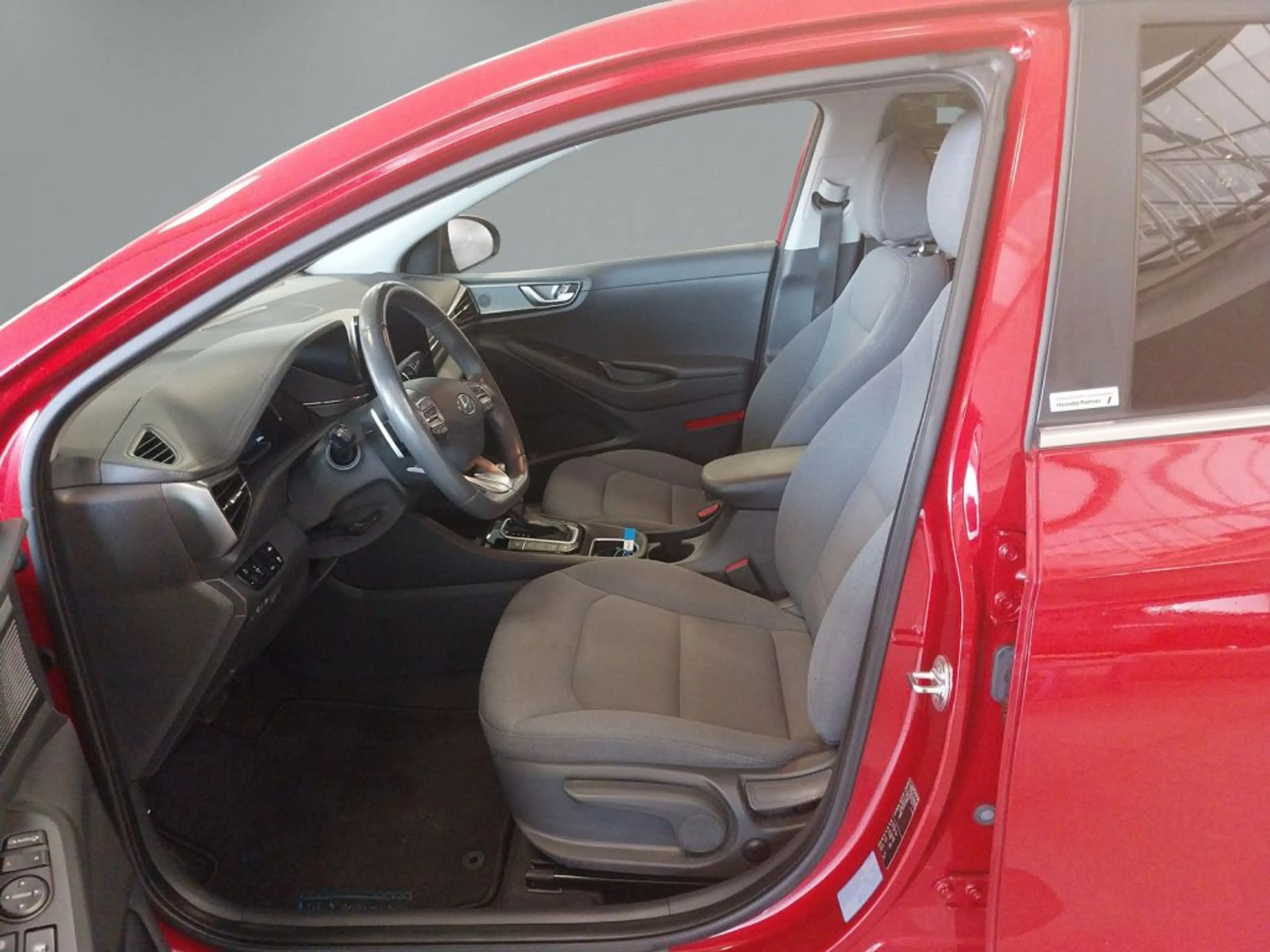 Hyundai IONIQ Plug-in-Hybrid 1.6 GDI Style — photo 6