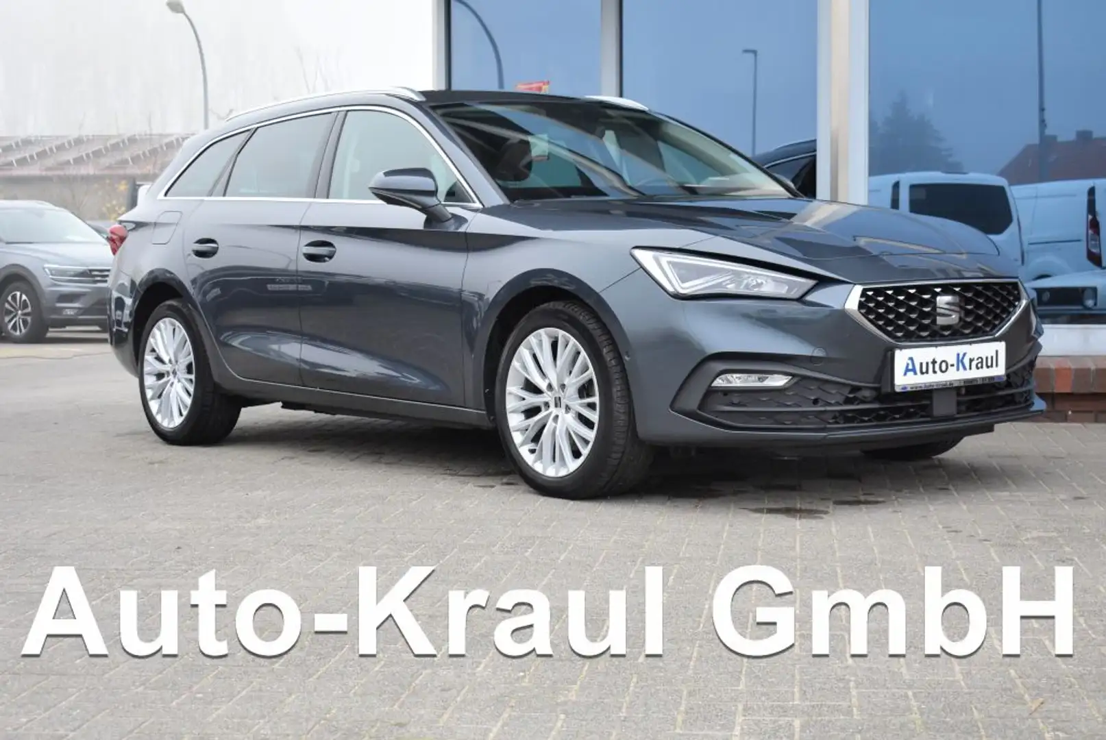 SEAT Leon Sportstourer 1.4 e-Hybrid ( System 150 kW ) Xcelle Grau - 1