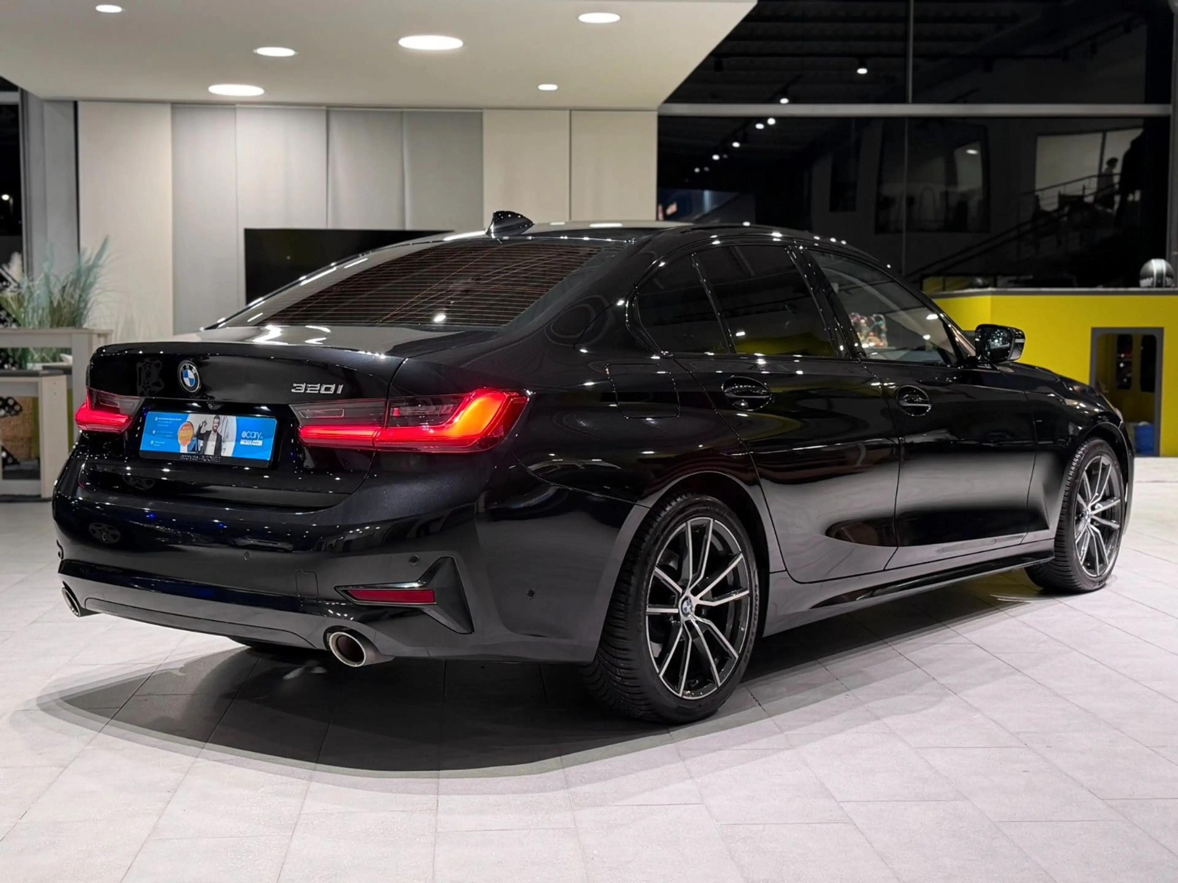BMW 320 i Sport Line *Digital*Keyless*LED*RFK*HiFi* — photo 6