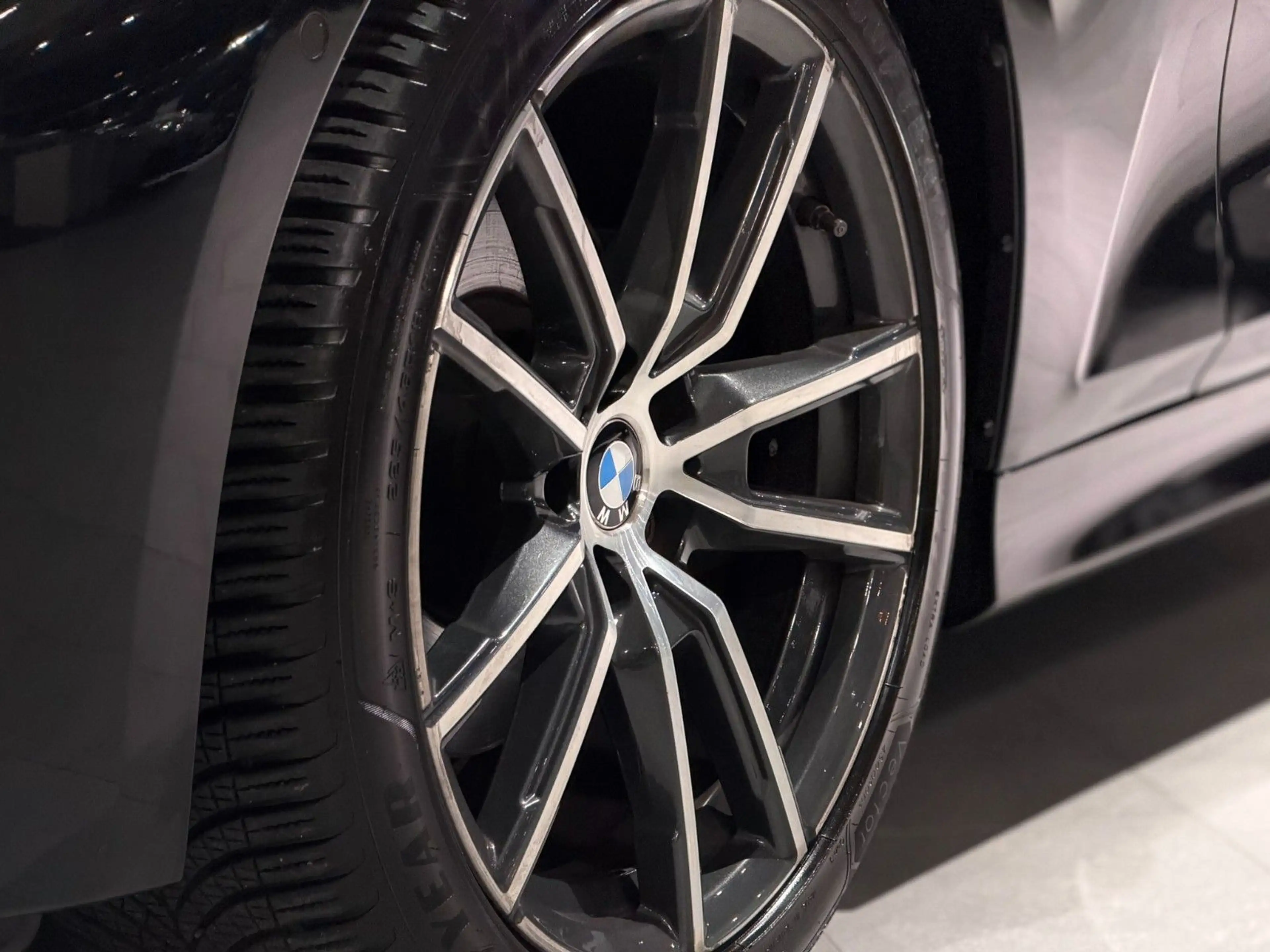 BMW 320 i Sport Line *Digital*Keyless*LED*RFK*HiFi* — photo 14
