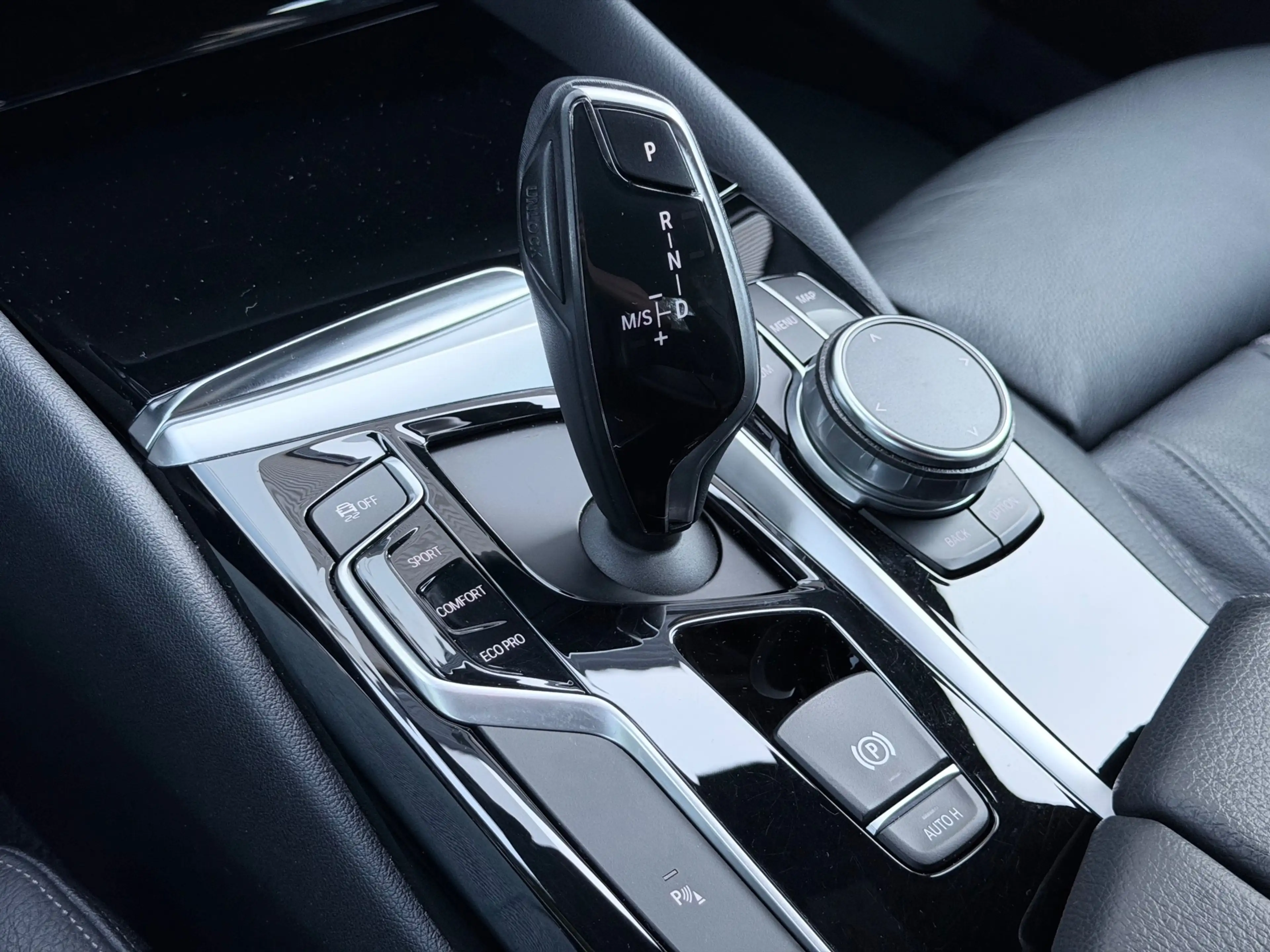 BMW 540 5-serie 540i High Executive Memory/Softclose/Sfeer — photo 22