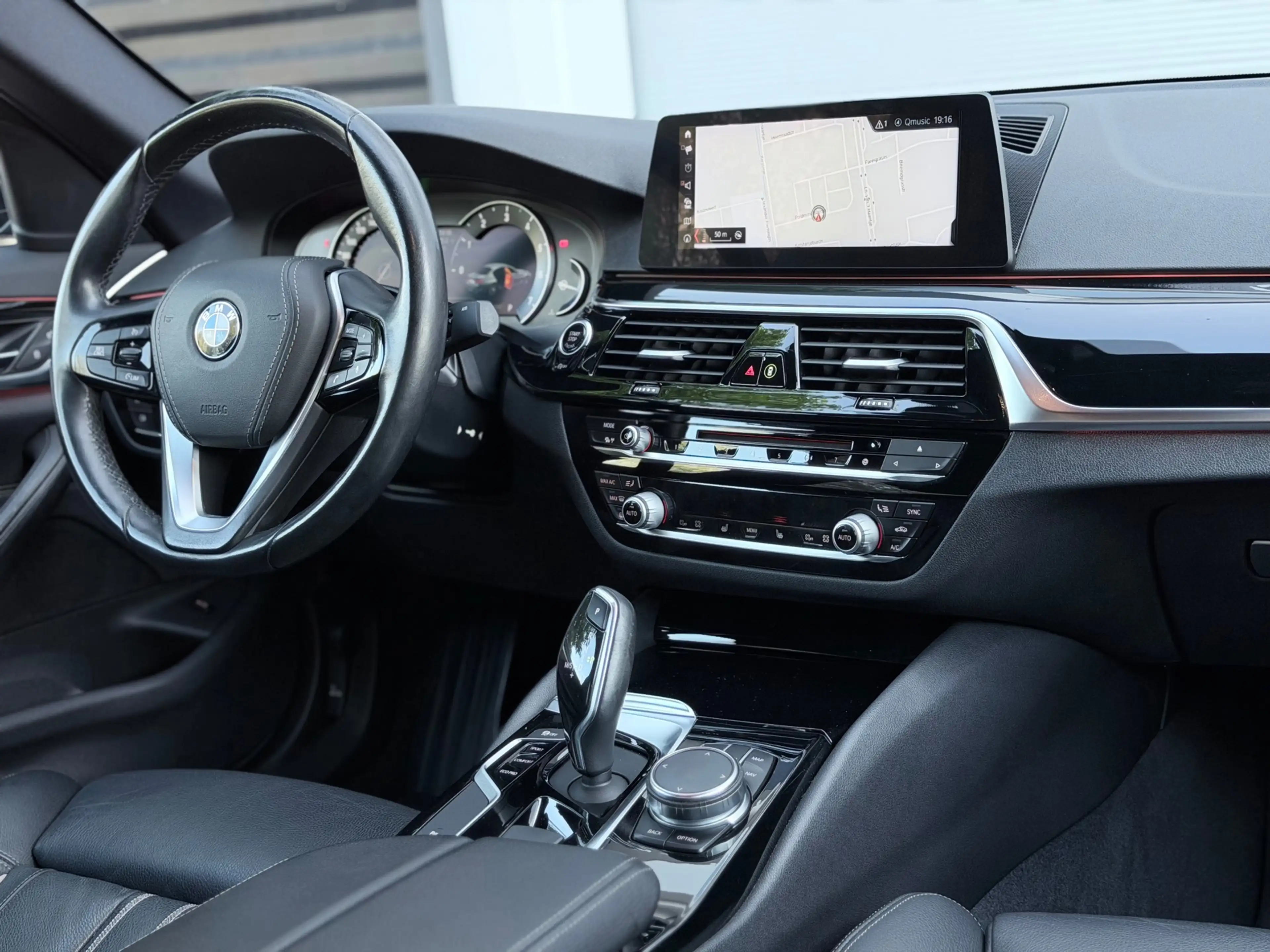 BMW 540 5-serie 540i High Executive Memory/Softclose/Sfeer — photo 19