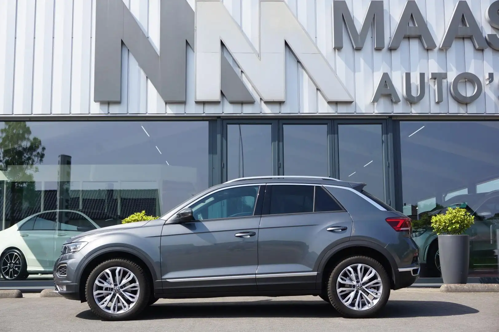 Volkswagen T-Roc 1.5 TSI Sport Business R Panoramadak Gris - 2