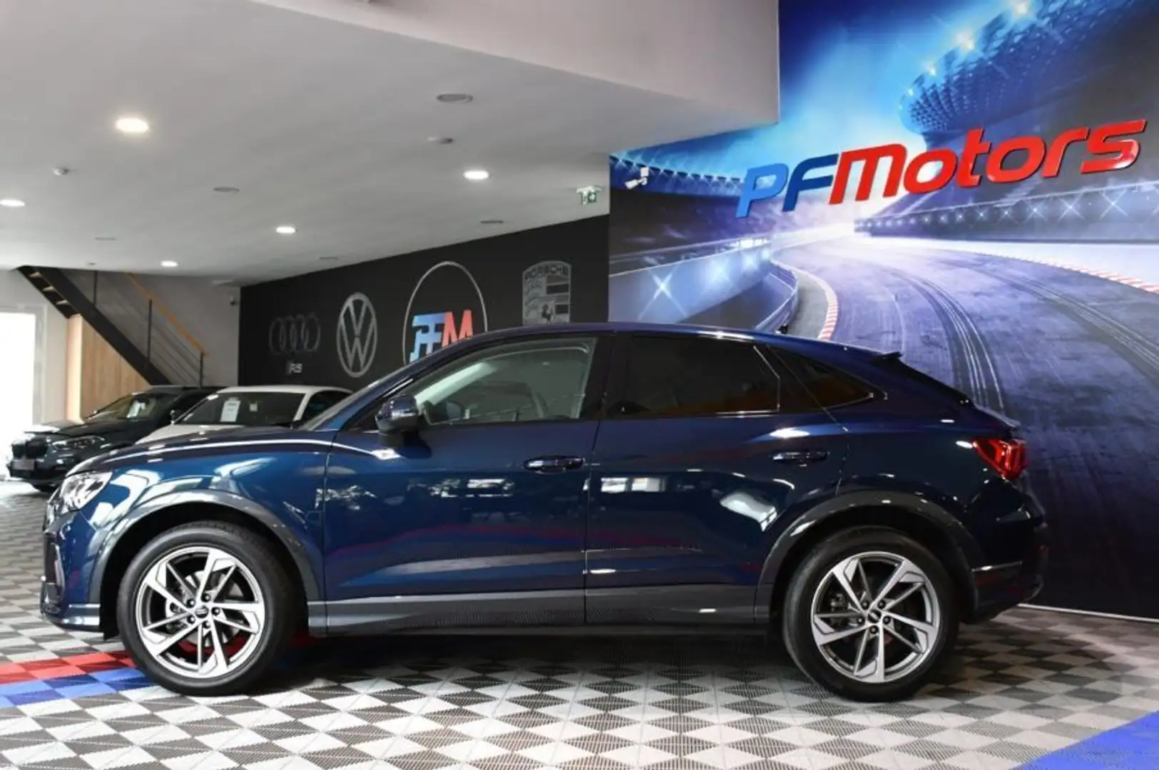 Audi Q3 S-Line Design Luxe 35 TFSI 150 S-Tronic GPS Virtua Bleu - 2