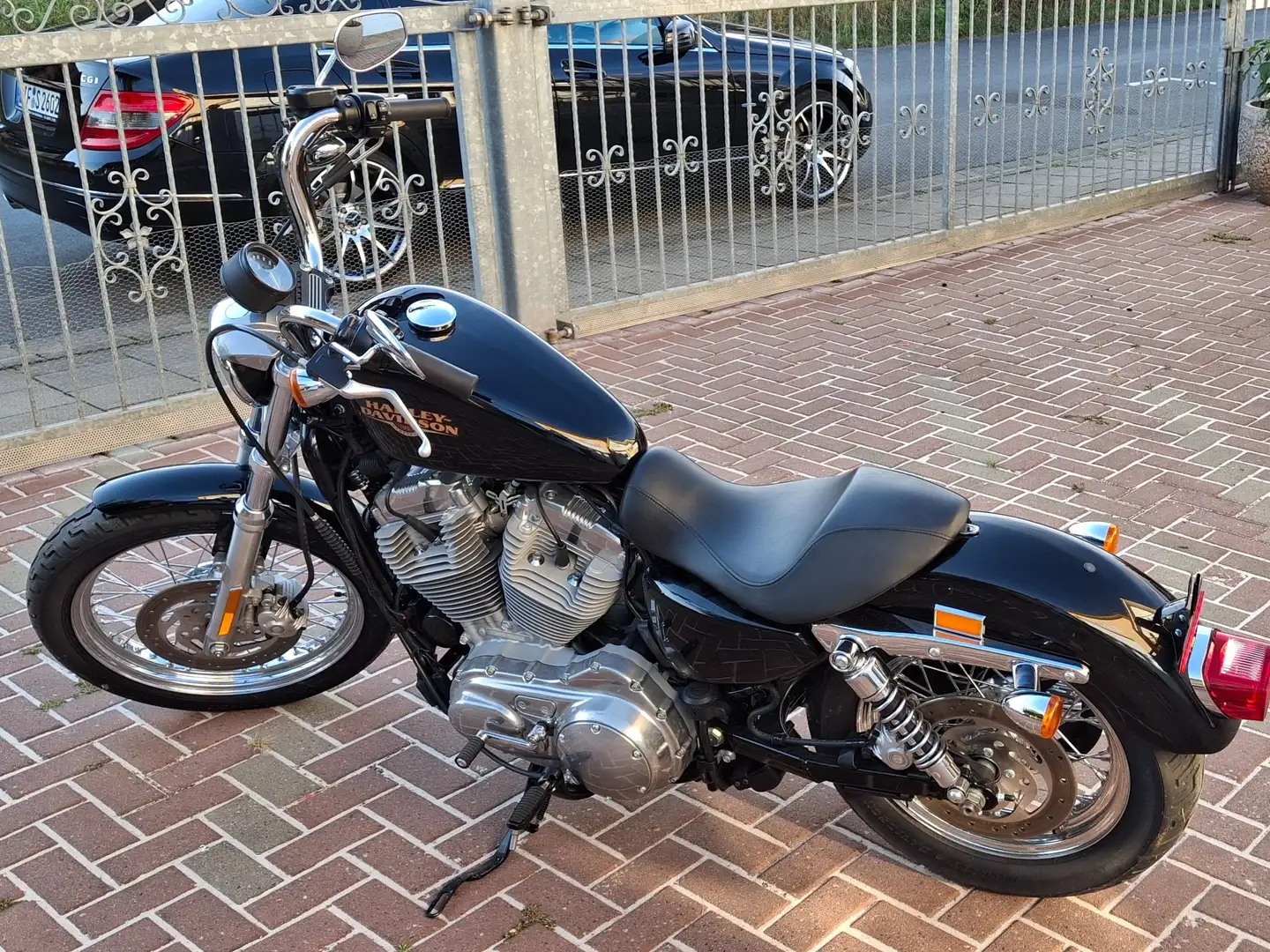 Harley-Davidson Sportster 883 Noir - 2