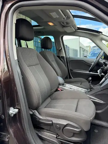 Opel Zafira Tourer view 9